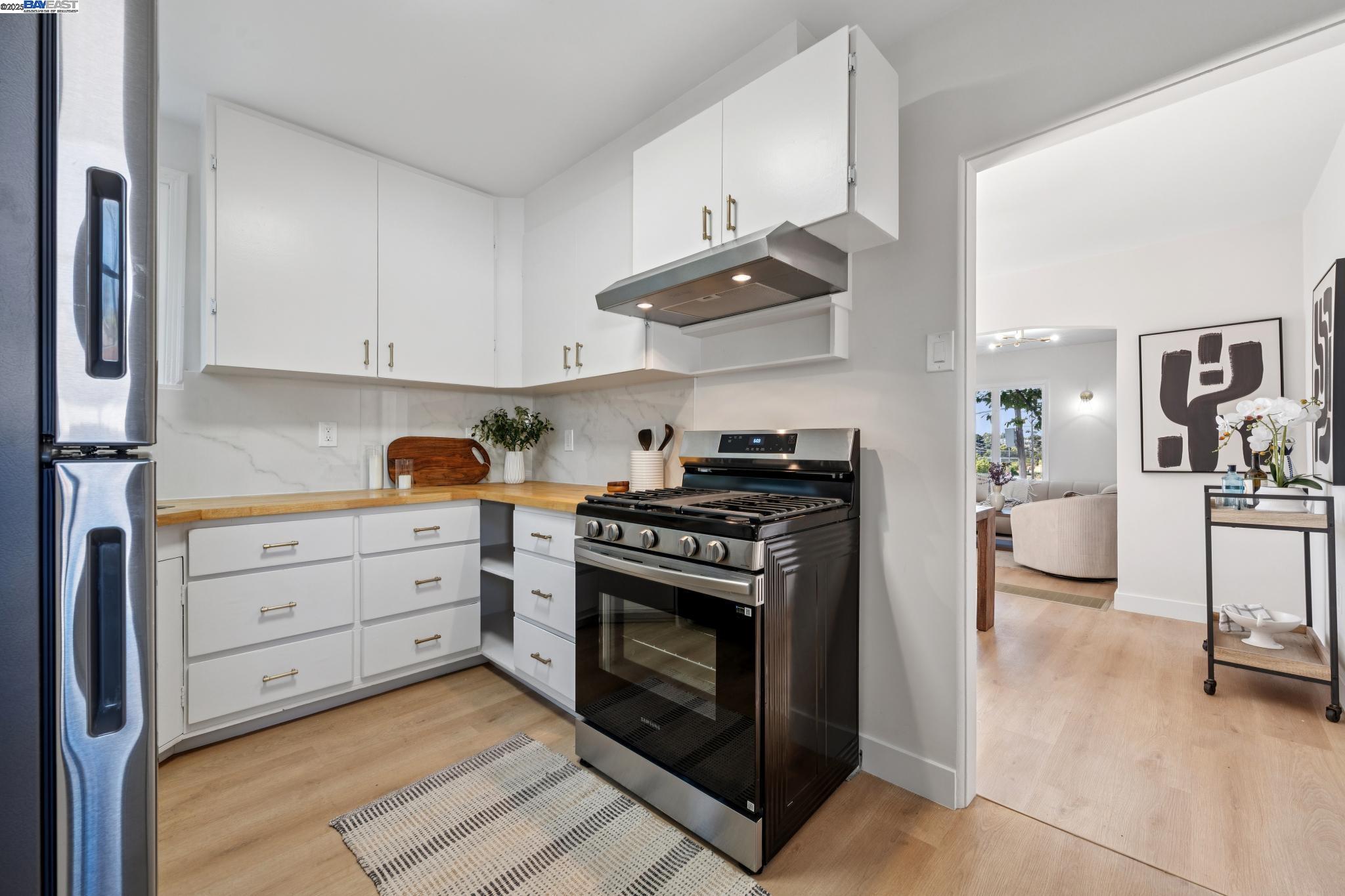 Detail Gallery Image 13 of 45 For 5400 Clinton Ave, Richmond,  CA 94805 - 2 Beds | 1 Baths