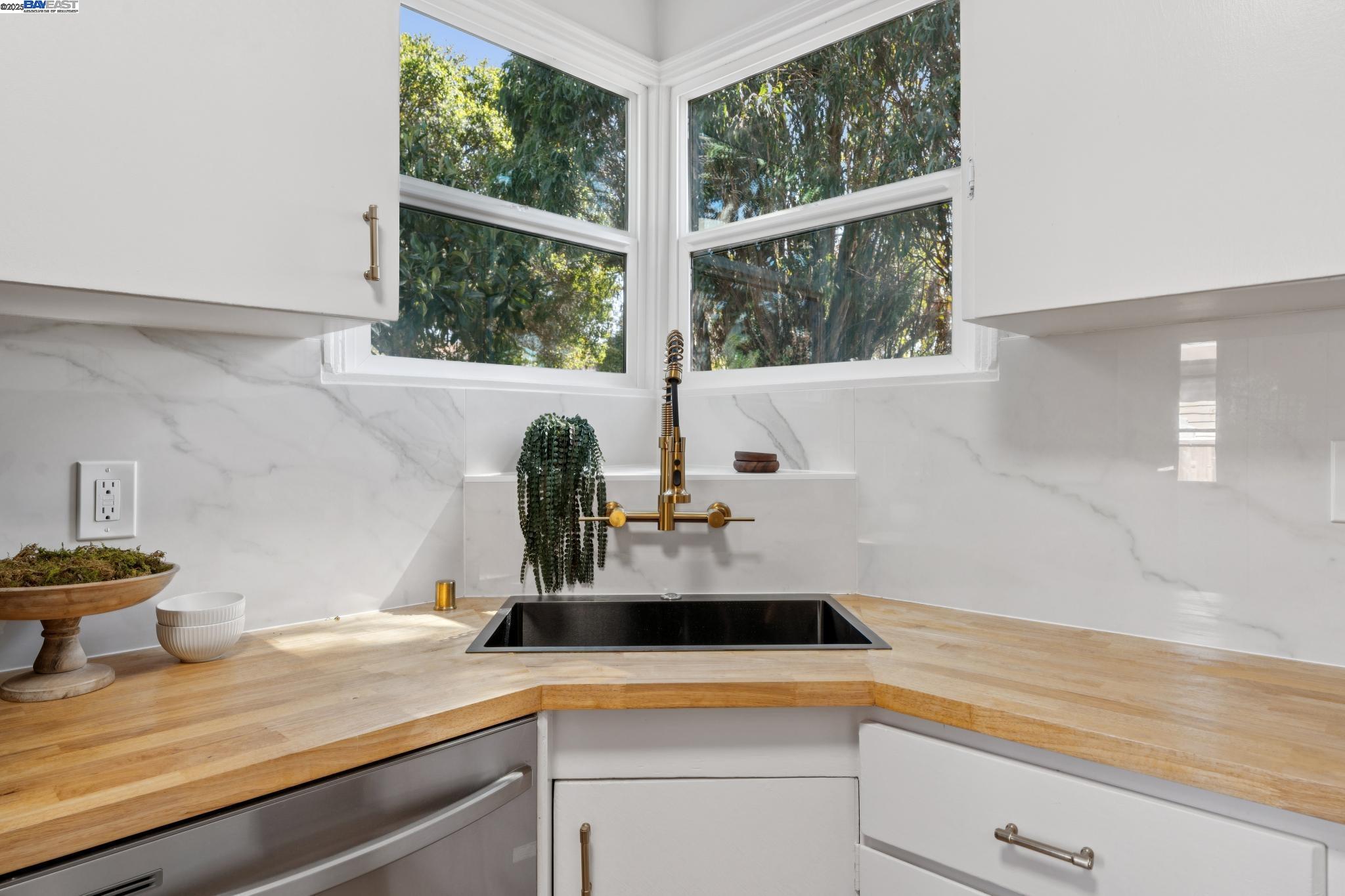 Detail Gallery Image 15 of 45 For 5400 Clinton Ave, Richmond,  CA 94805 - 2 Beds | 1 Baths