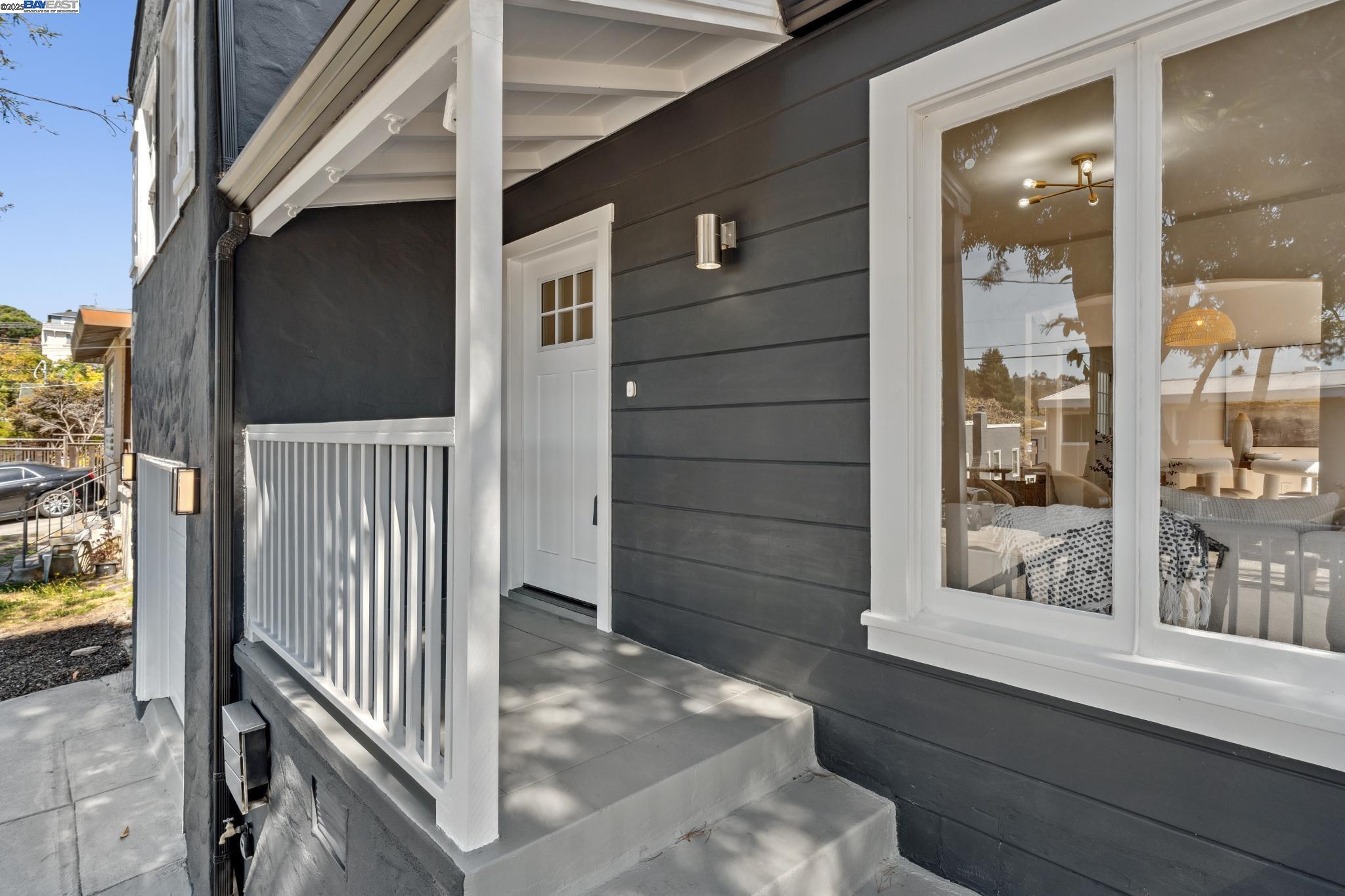 Detail Gallery Image 3 of 45 For 5400 Clinton Ave, Richmond,  CA 94805 - 2 Beds | 1 Baths