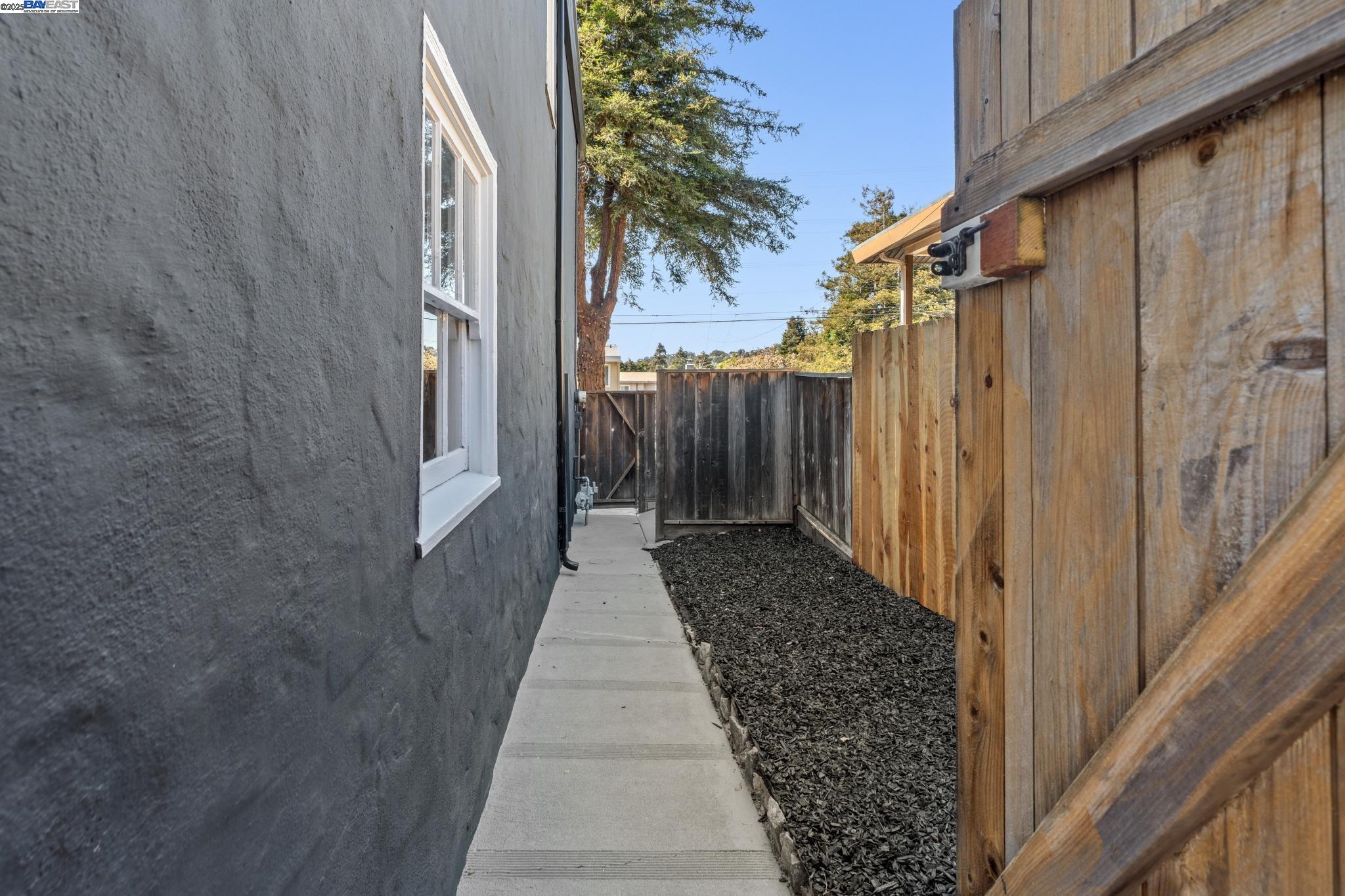 Detail Gallery Image 31 of 45 For 5400 Clinton Ave, Richmond,  CA 94805 - 2 Beds | 1 Baths