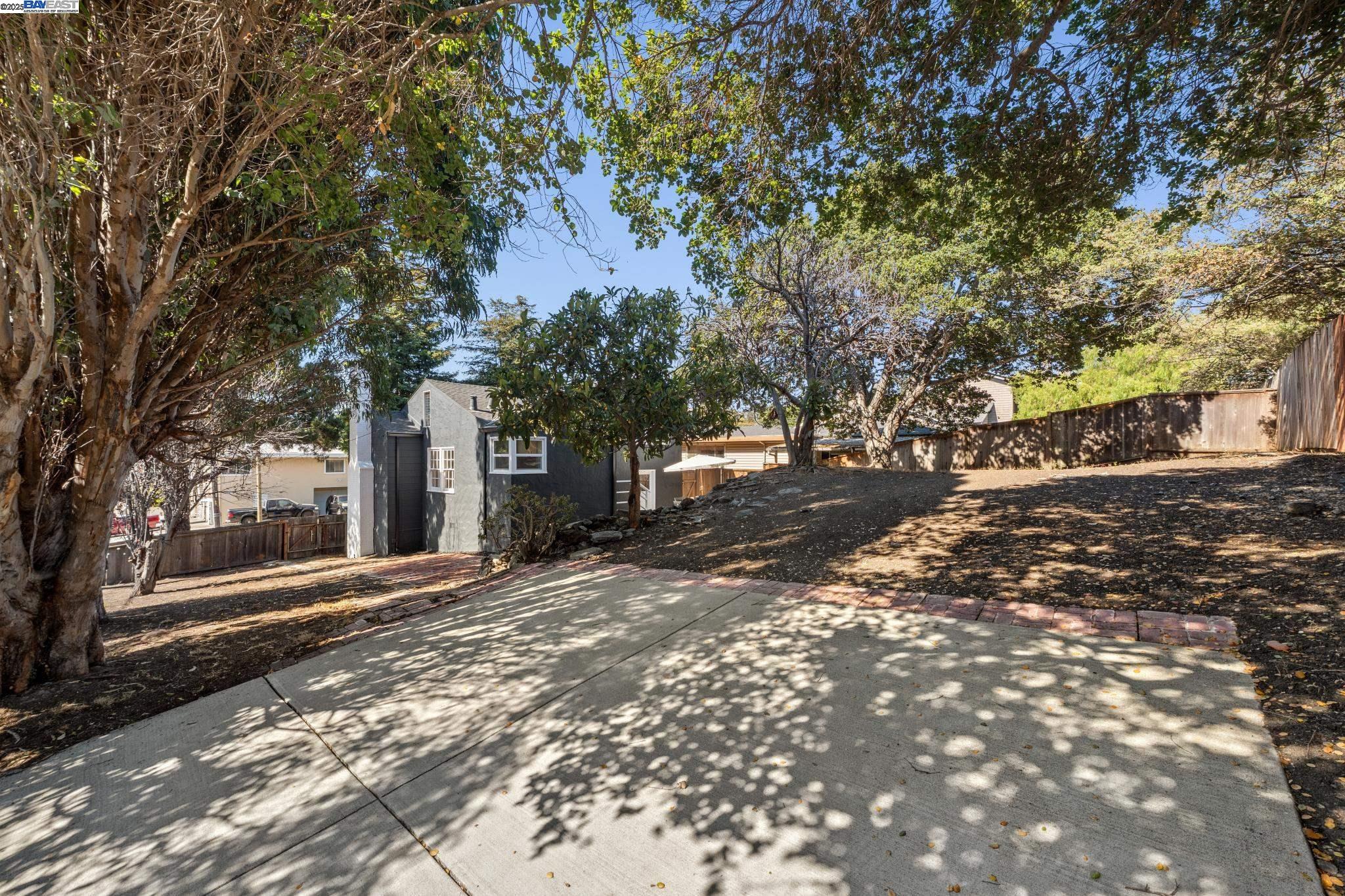 Detail Gallery Image 39 of 45 For 5400 Clinton Ave, Richmond,  CA 94805 - 2 Beds | 1 Baths