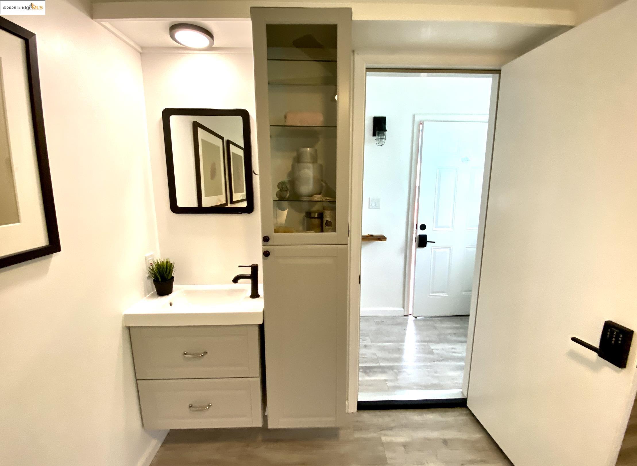 Detail Gallery Image 15 of 31 For 2775 E 21st St, Oakland,  CA 94601 - – Beds | – Baths