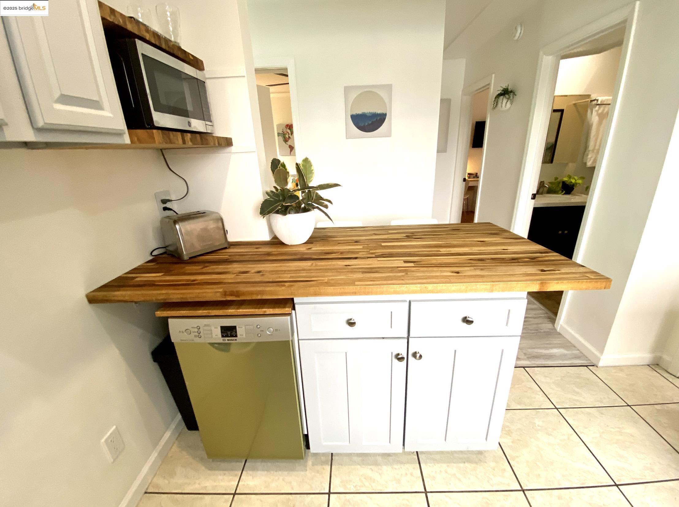 Detail Gallery Image 16 of 31 For 2775 E 21st St, Oakland,  CA 94601 - – Beds | – Baths