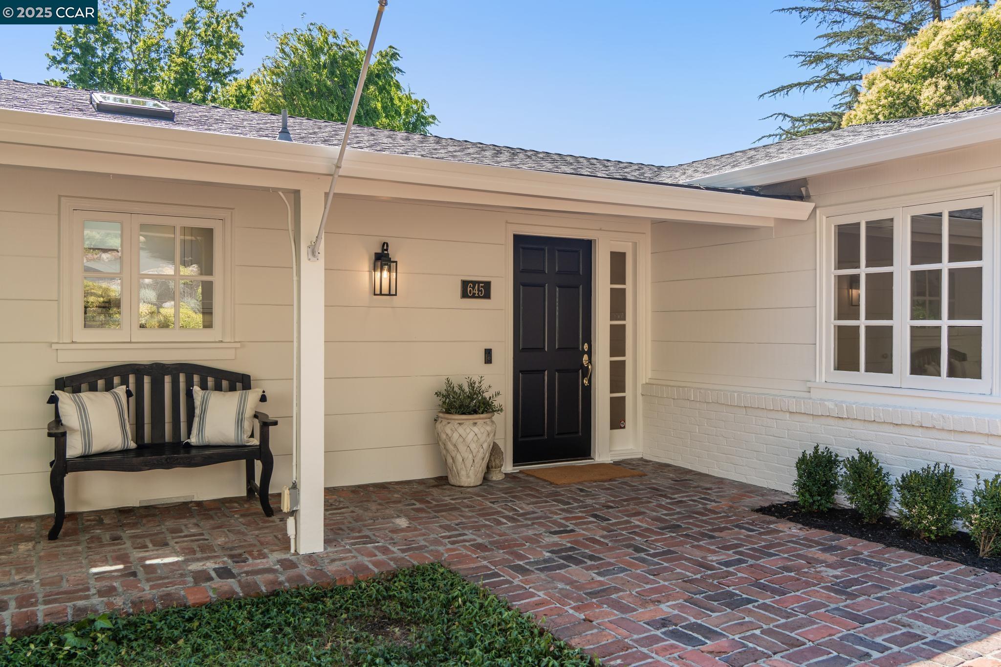 Detail Gallery Image 3 of 57 For 645 Los Palos Dr, Lafayette,  CA 94549 - 4 Beds | 2 Baths