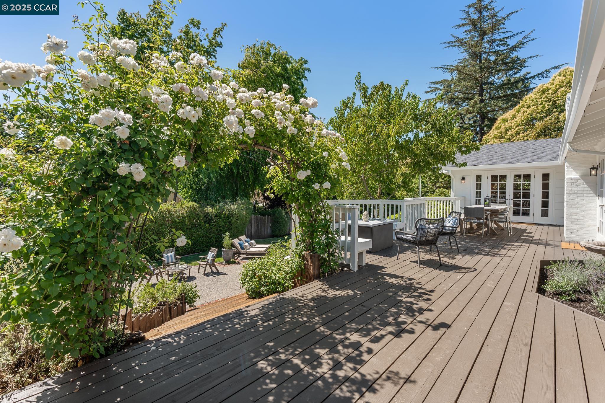 Detail Gallery Image 29 of 57 For 645 Los Palos Dr, Lafayette,  CA 94549 - 4 Beds | 2 Baths