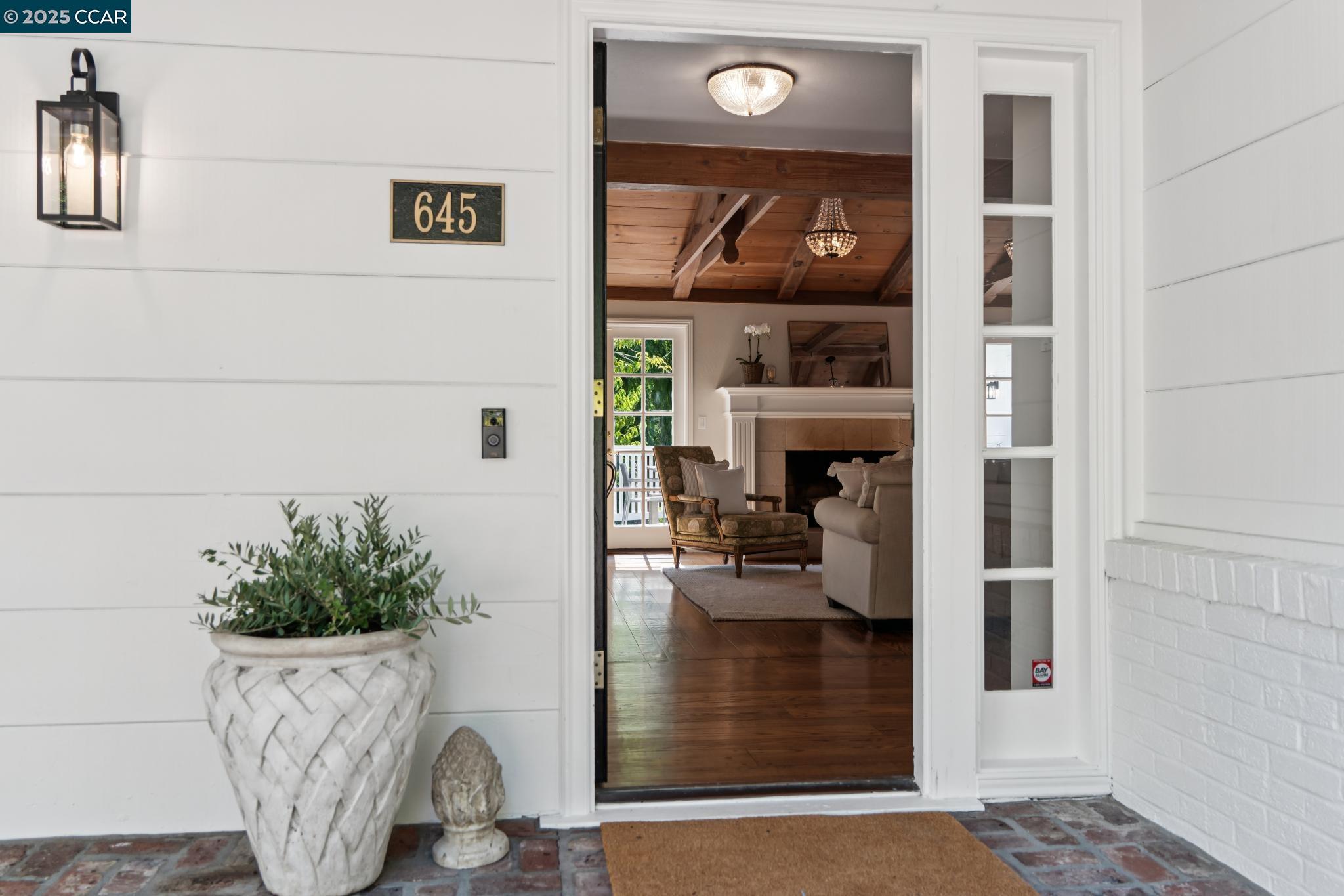 Detail Gallery Image 4 of 57 For 645 Los Palos Dr, Lafayette,  CA 94549 - 4 Beds | 2 Baths