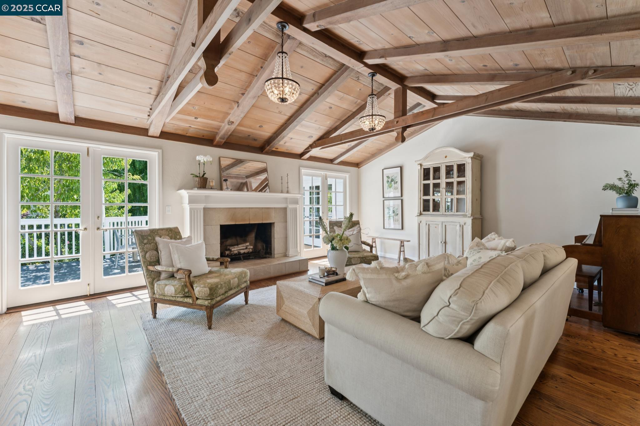 Detail Gallery Image 5 of 57 For 645 Los Palos Dr, Lafayette,  CA 94549 - 4 Beds | 2 Baths