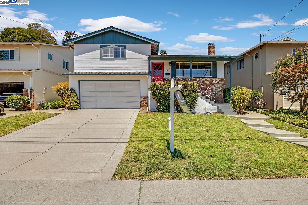 Detail Gallery Image 1 of 1 For 4776 Sorani Way, Castro Valley,  CA 94546 - 3 Beds | 2/1 Baths