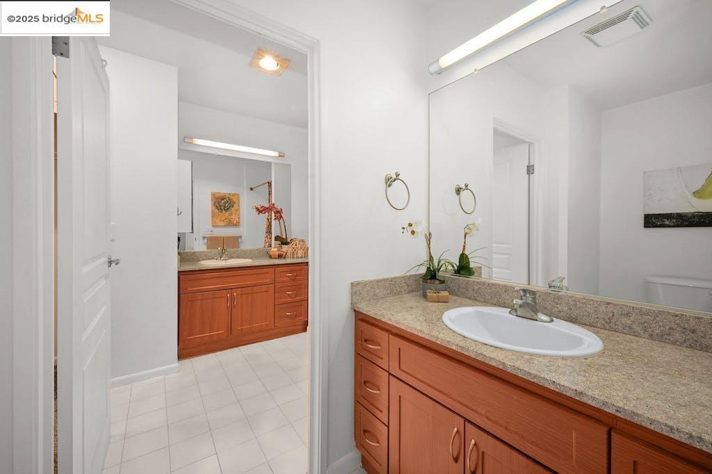 Detail Gallery Image 22 of 46 For 5855 Horton St #715,  Emeryville,  CA 94608 - 1 Beds | 1 Baths