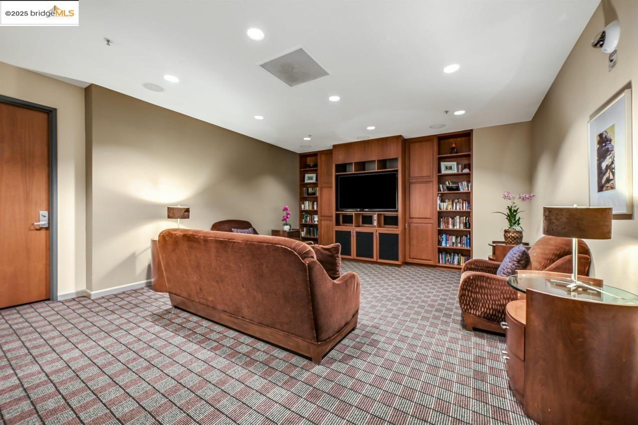 Detail Gallery Image 26 of 46 For 5855 Horton St #715,  Emeryville,  CA 94608 - 1 Beds | 1 Baths