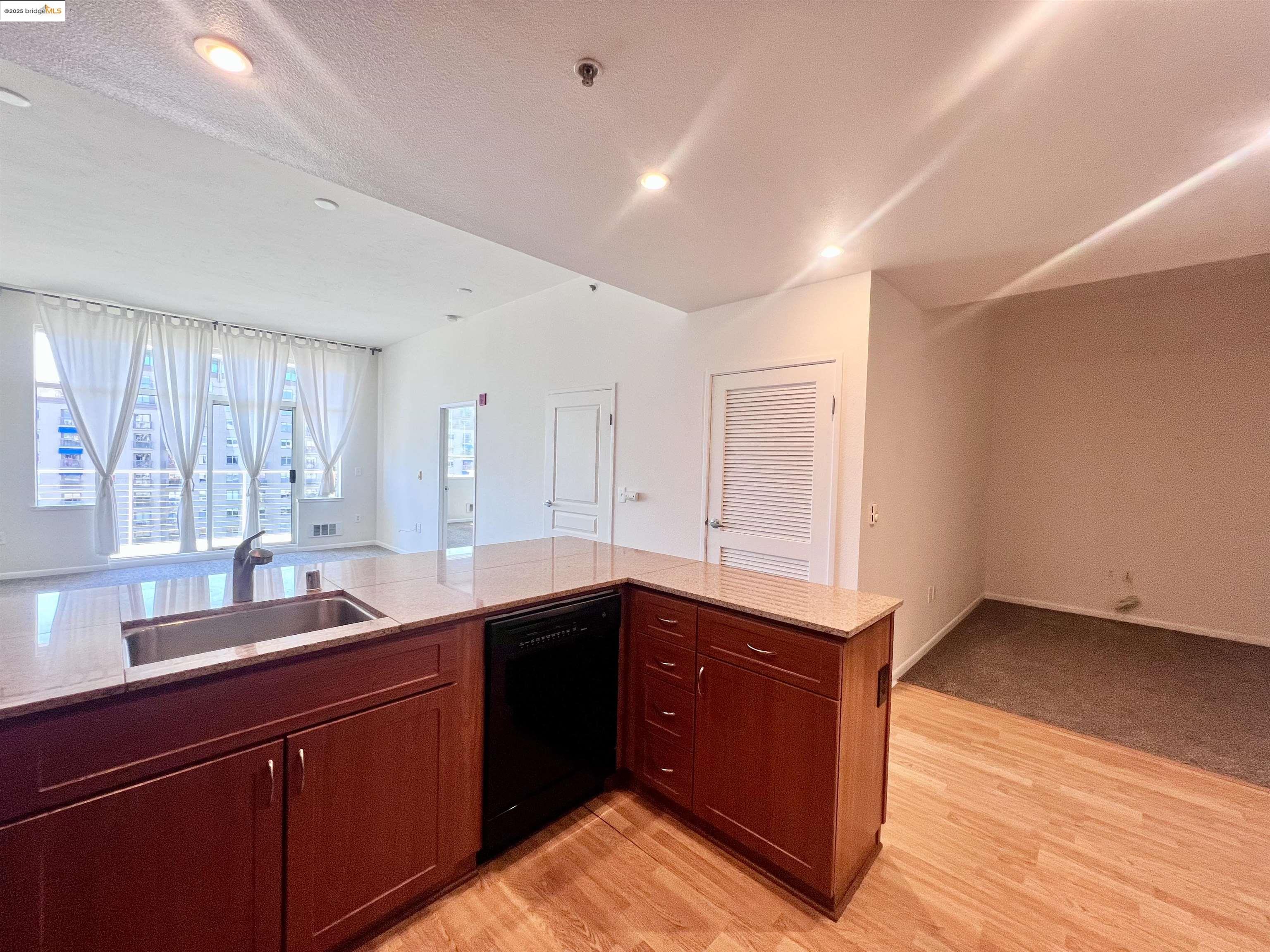 Detail Gallery Image 32 of 46 For 5855 Horton St #715,  Emeryville,  CA 94608 - 1 Beds | 1 Baths