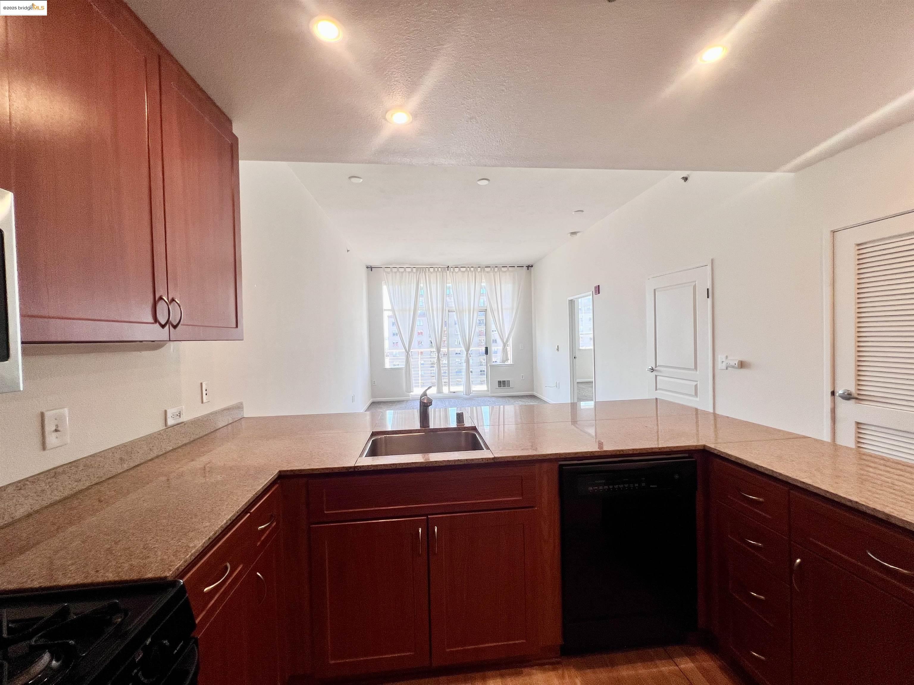 Detail Gallery Image 33 of 46 For 5855 Horton St #715,  Emeryville,  CA 94608 - 1 Beds | 1 Baths
