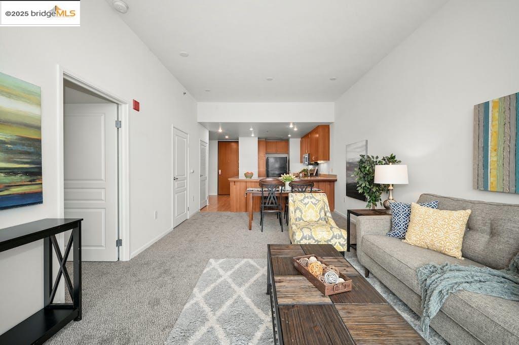 Detail Gallery Image 5 of 46 For 5855 Horton St #715,  Emeryville,  CA 94608 - 1 Beds | 1 Baths