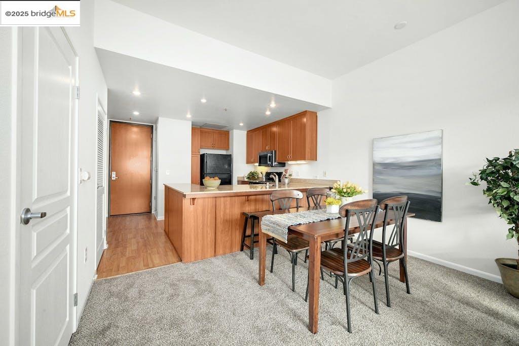 Detail Gallery Image 8 of 46 For 5855 Horton St #715,  Emeryville,  CA 94608 - 1 Beds | 1 Baths