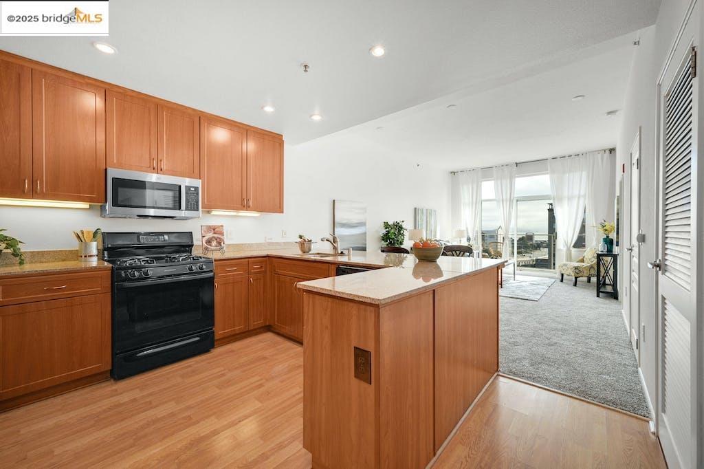 Detail Gallery Image 9 of 46 For 5855 Horton St #715,  Emeryville,  CA 94608 - 1 Beds | 1 Baths