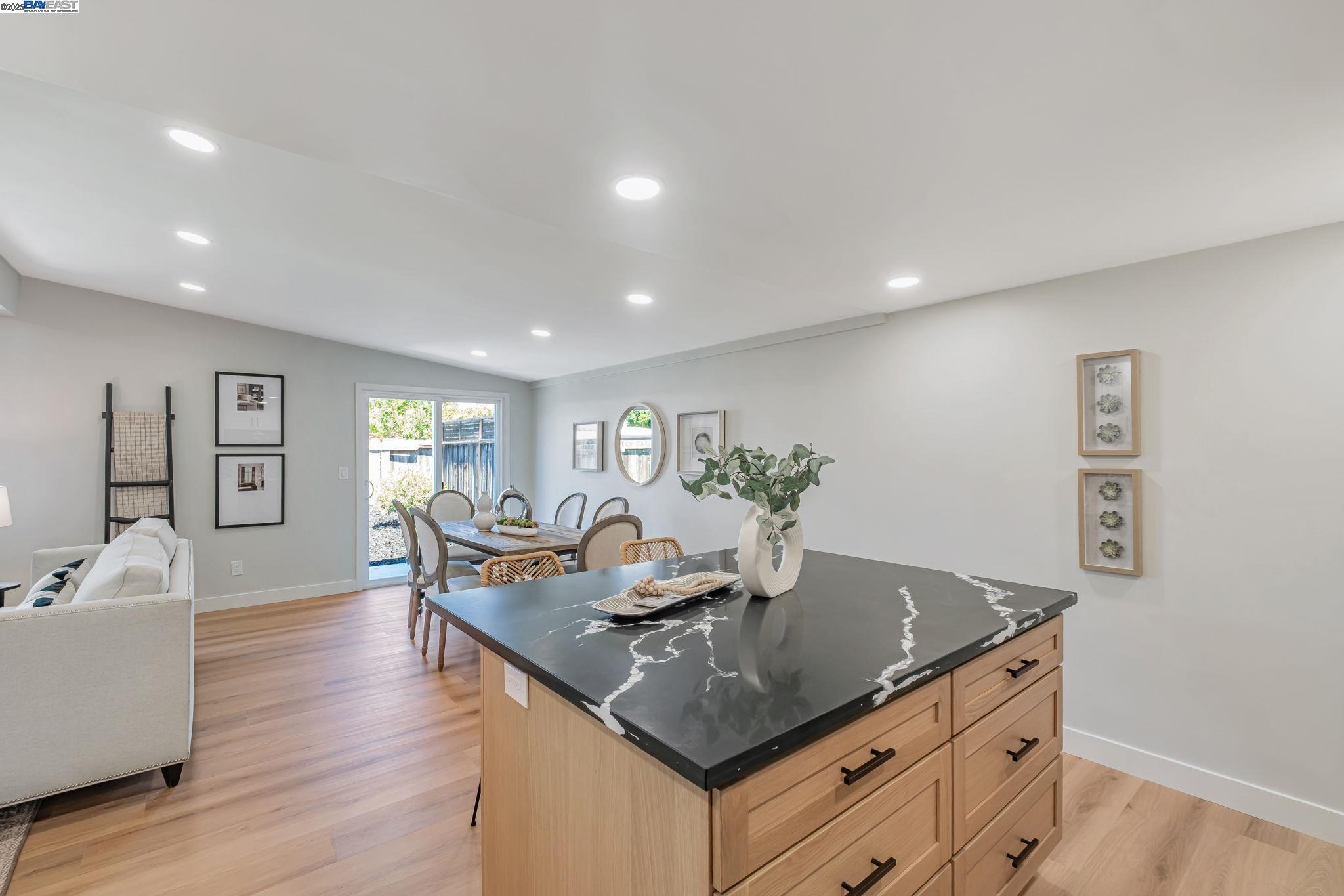 Detail Gallery Image 11 of 29 For 4715 Dogwood, Fremont,  CA 94536 - 3 Beds | 2 Baths