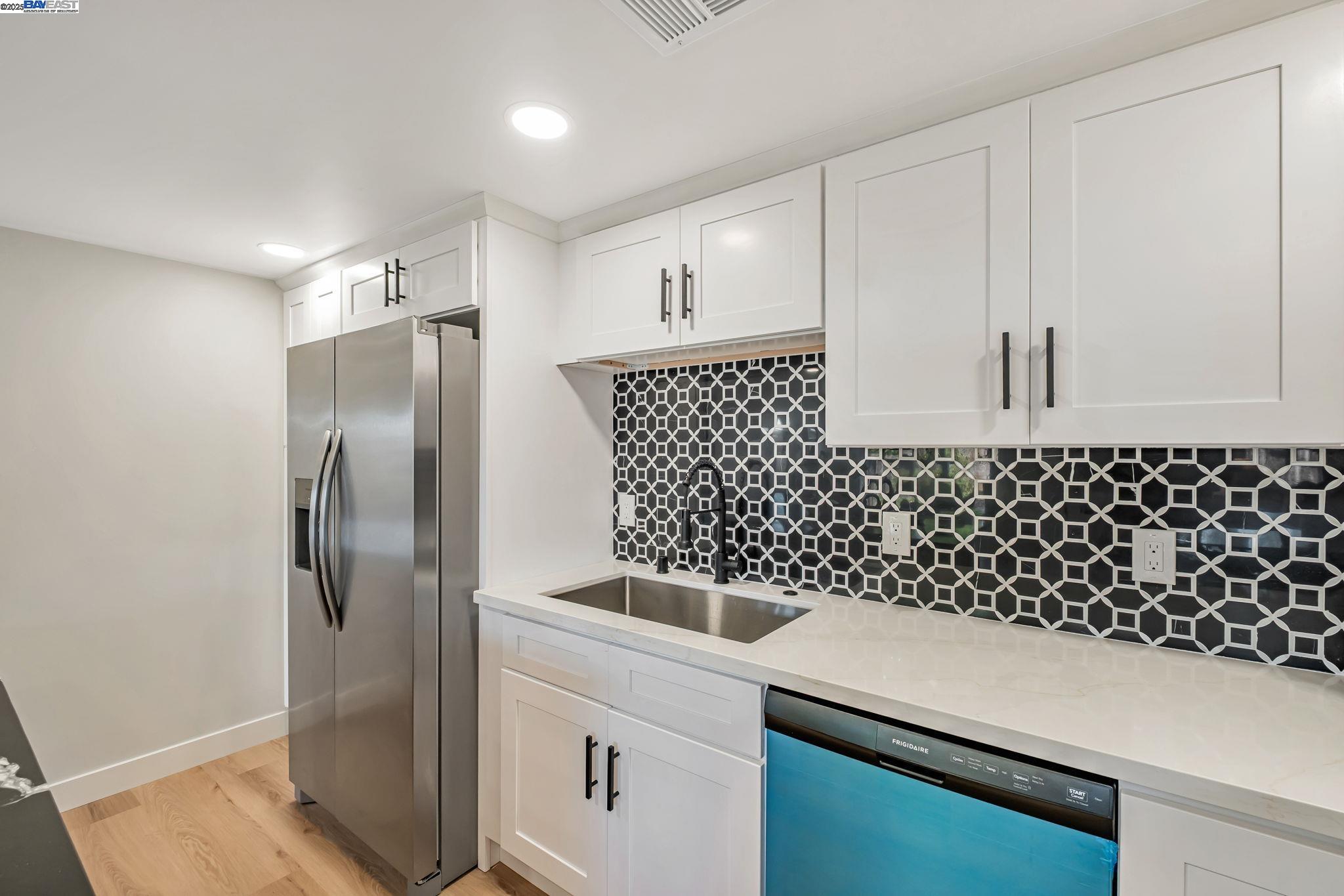 Detail Gallery Image 12 of 29 For 4715 Dogwood, Fremont,  CA 94536 - 3 Beds | 2 Baths