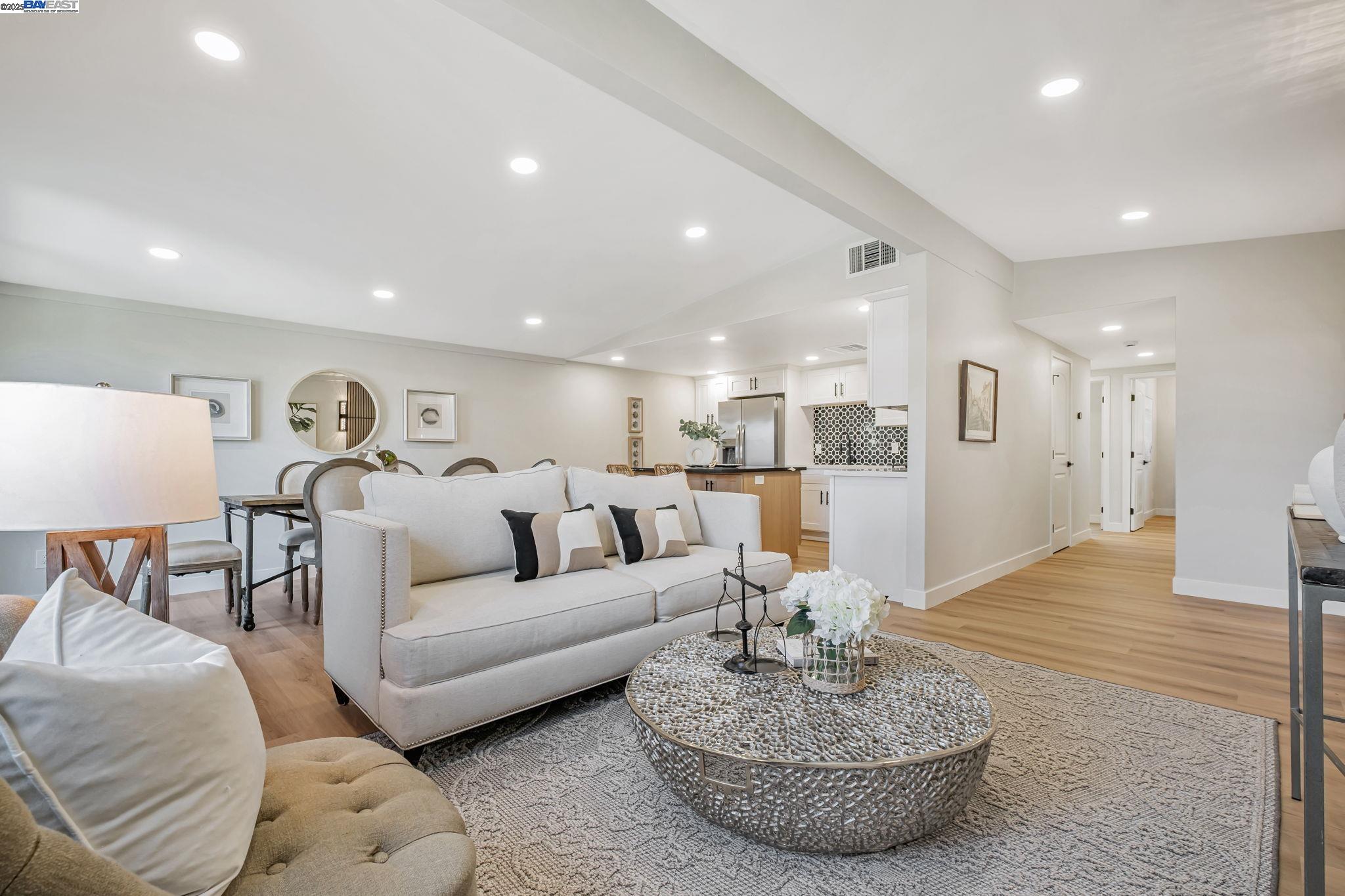 Detail Gallery Image 4 of 29 For 4715 Dogwood, Fremont,  CA 94536 - 3 Beds | 2 Baths