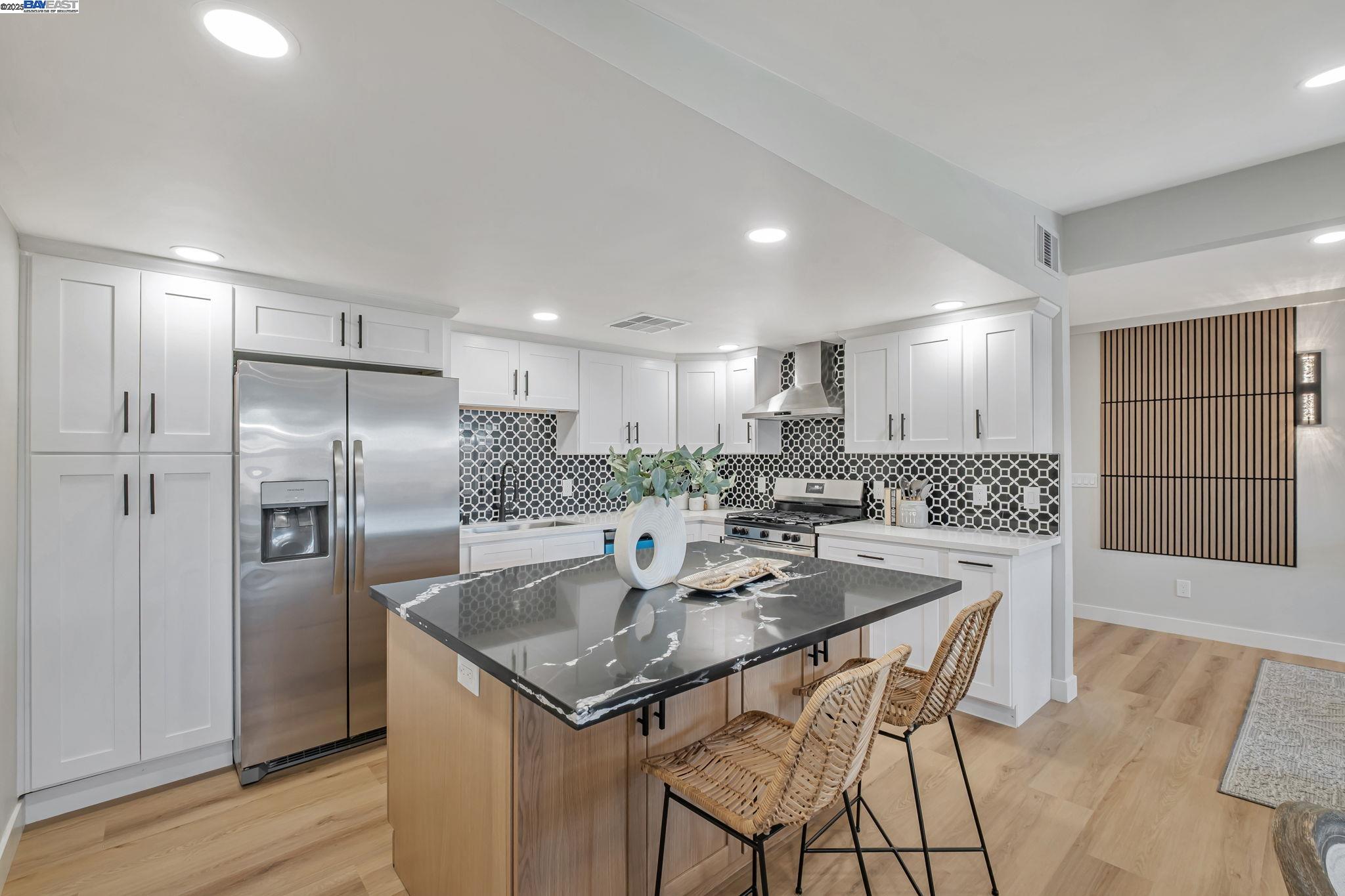 Detail Gallery Image 9 of 29 For 4715 Dogwood, Fremont,  CA 94536 - 3 Beds | 2 Baths