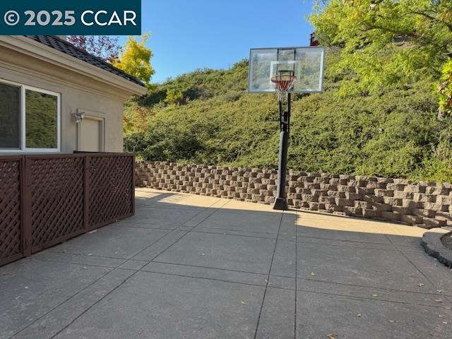 Detail Gallery Image 27 of 29 For 2175 Sky View Ct, Moraga,  CA 94556 - 4 Beds | 3/1 Baths