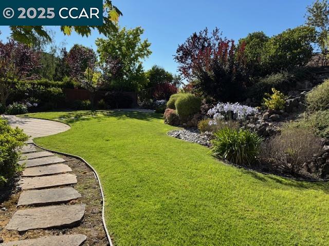 Detail Gallery Image 28 of 29 For 2175 Sky View Ct, Moraga,  CA 94556 - 4 Beds | 3/1 Baths