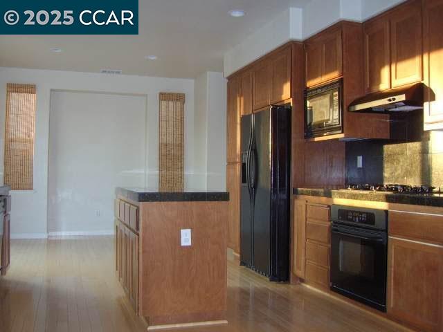 Detail Gallery Image 2 of 4 For 2239 S Donovan Way, San Ramon,  CA 94582 - 4 Beds | 2/1 Baths