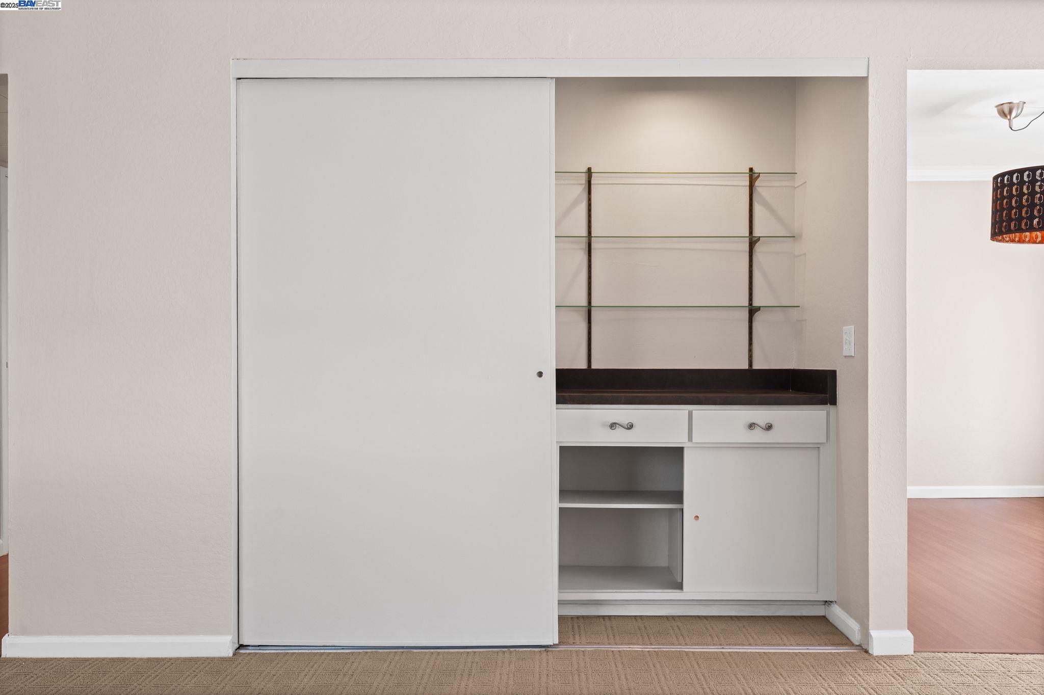 Detail Gallery Image 5 of 18 For 300 N Civic Dr #403,  Walnut Creek,  CA 94596 - 1 Beds | 1 Baths