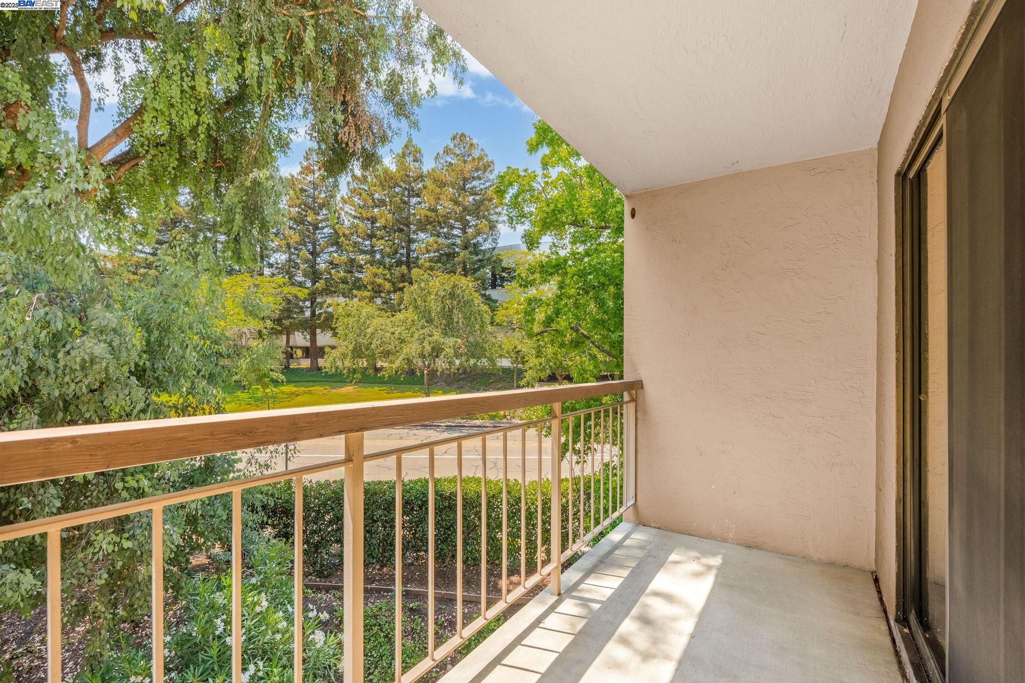 Detail Gallery Image 10 of 19 For 300 N Civic Dr #403,  Walnut Creek,  CA 94596 - 1 Beds | 1 Baths