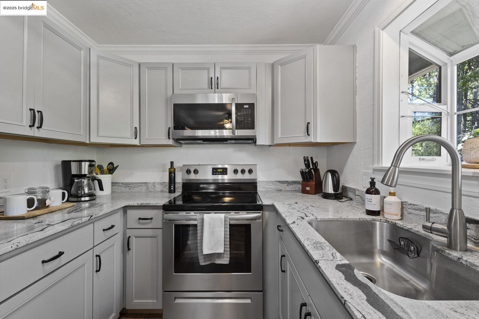 Detail Gallery Image 12 of 49 For 23565 Lakewood Dr, Twain Harte,  CA 95383 - 3 Beds | 2 Baths