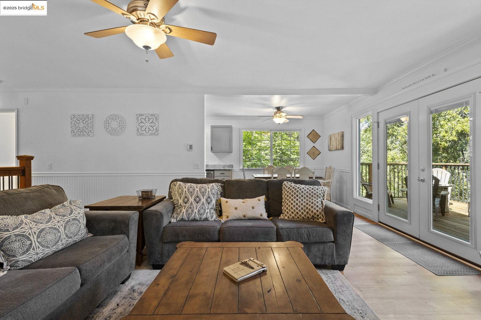 Detail Gallery Image 4 of 49 For 23565 Lakewood Dr, Twain Harte,  CA 95383 - 3 Beds | 2 Baths
