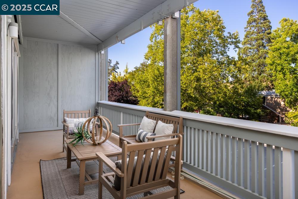 Detail Gallery Image 9 of 29 For 1349 Running Springs Rd #4,  Walnut Creek,  CA 94595 - 2 Beds | 1 Baths