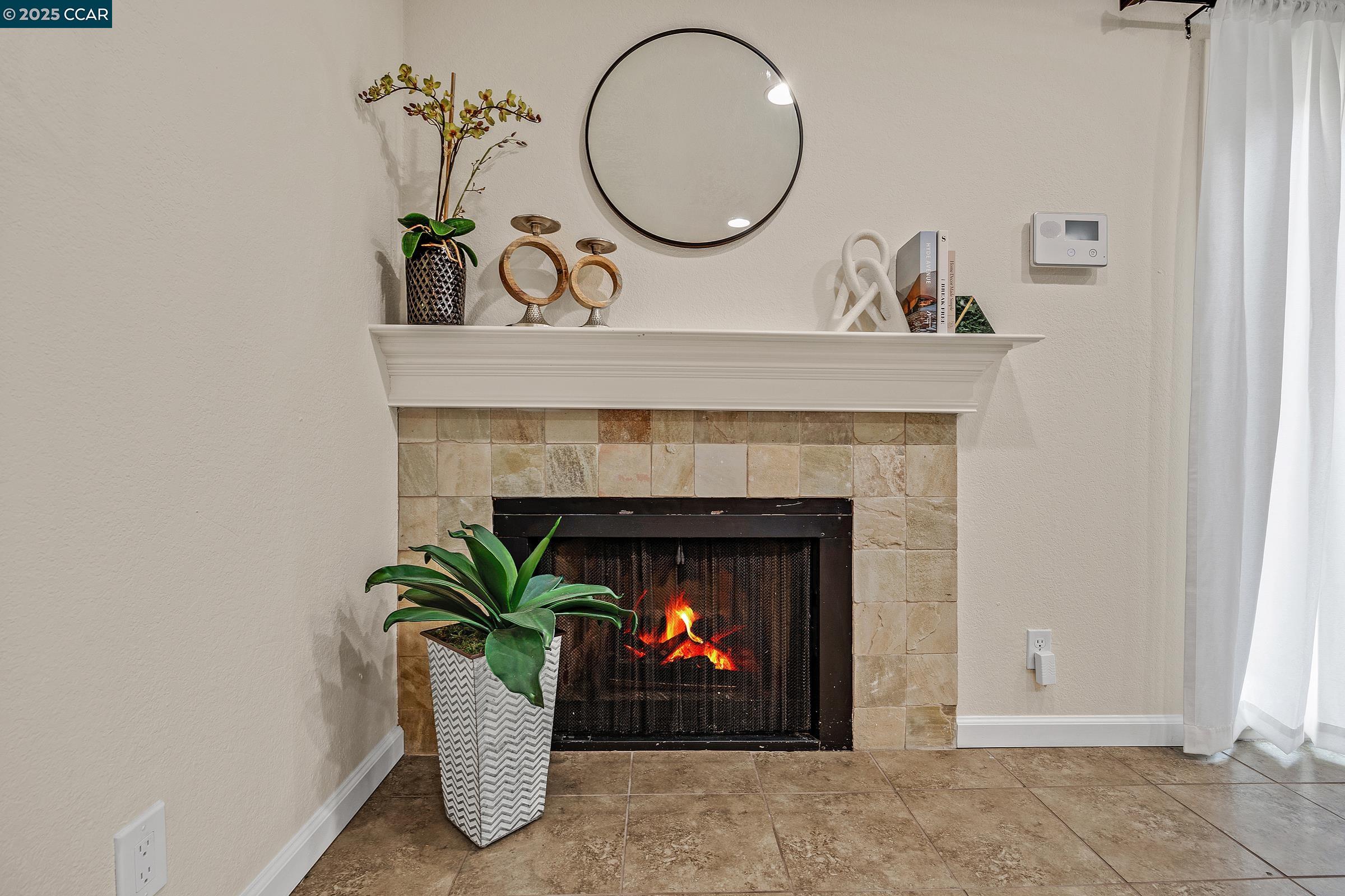 Detail Gallery Image 14 of 41 For 1668 Parkside Dr, Walnut Creek,  CA 94597 - 2 Beds | 2/1 Baths