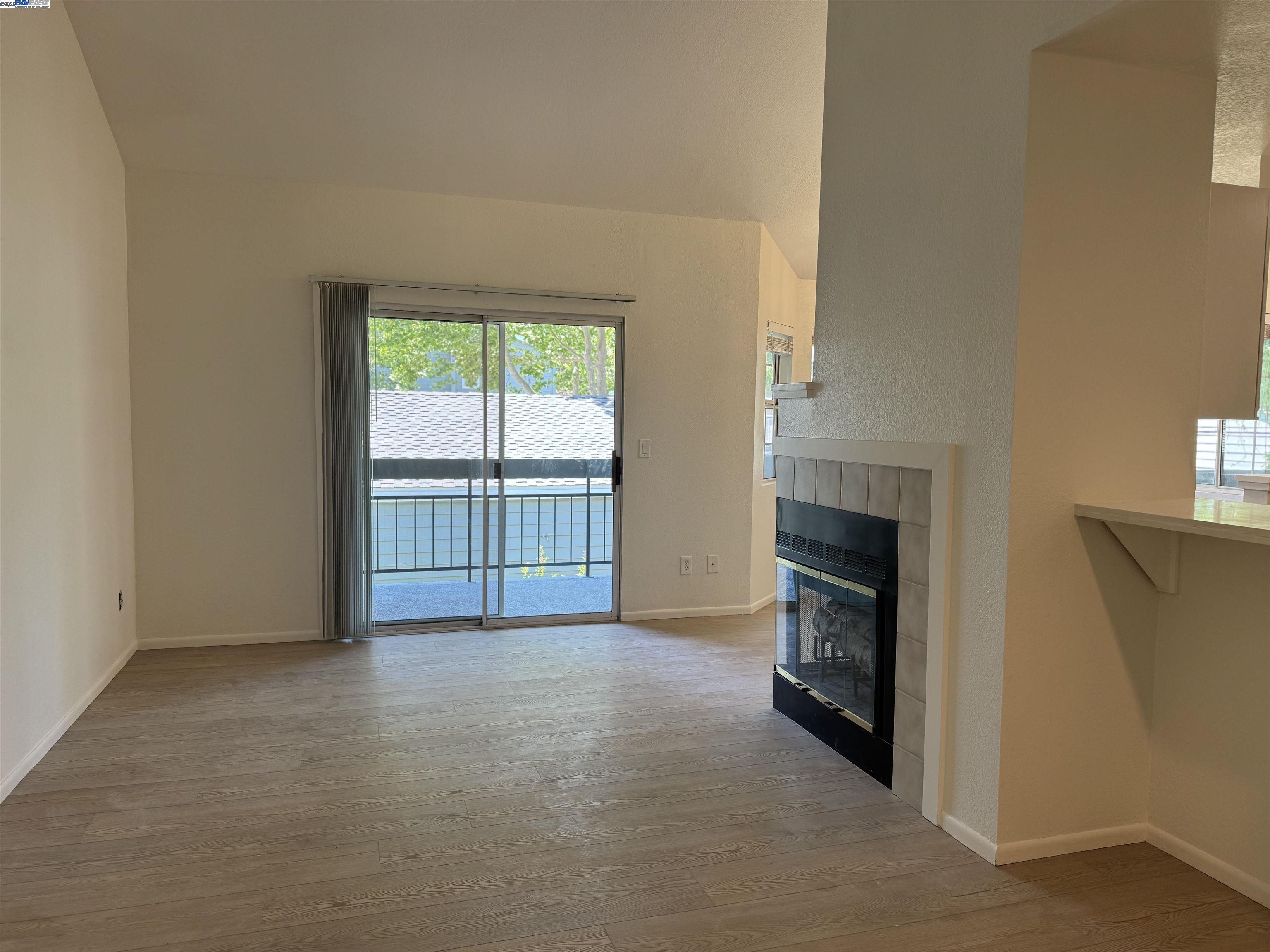 Detail Gallery Image 1 of 16 For 7595 Canyon Meadow Cir #B,  Pleasanton,  CA 94588 - 3 Beds | 2 Baths