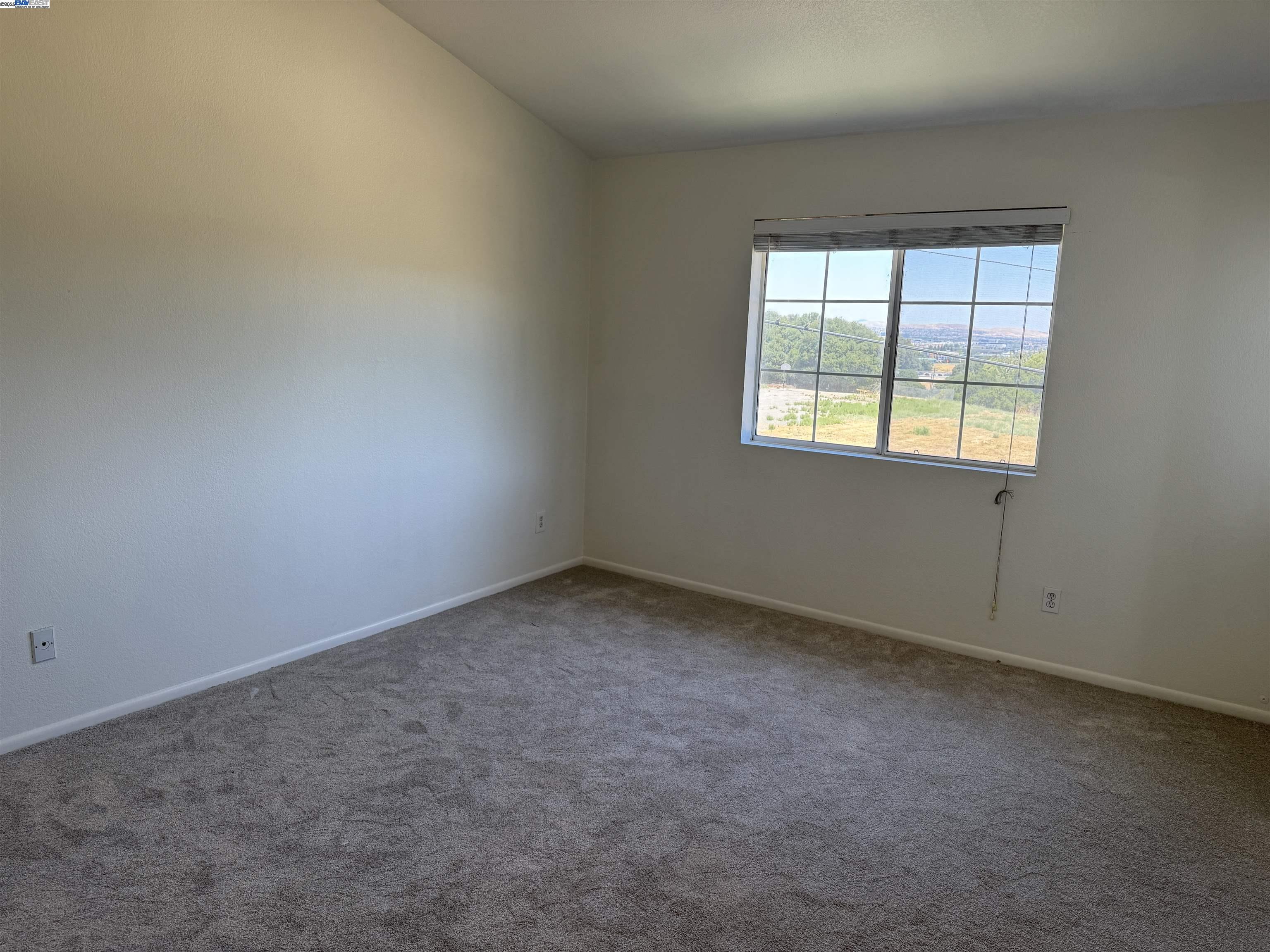 Detail Gallery Image 11 of 16 For 7595 Canyon Meadow Cir #B,  Pleasanton,  CA 94588 - 3 Beds | 2 Baths