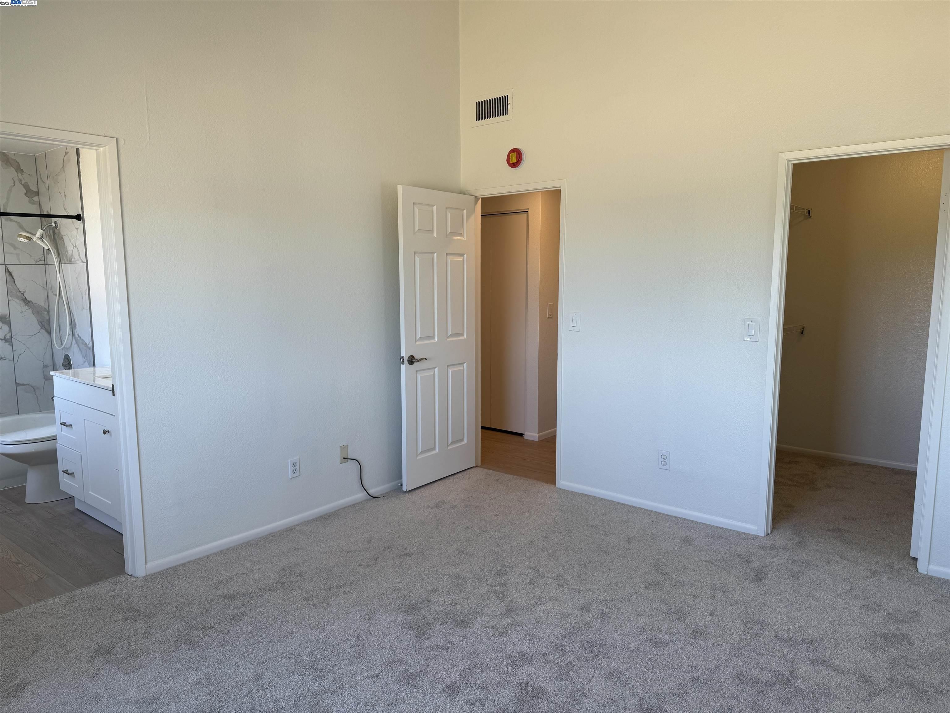 Detail Gallery Image 12 of 16 For 7595 Canyon Meadow Cir #B,  Pleasanton,  CA 94588 - 3 Beds | 2 Baths