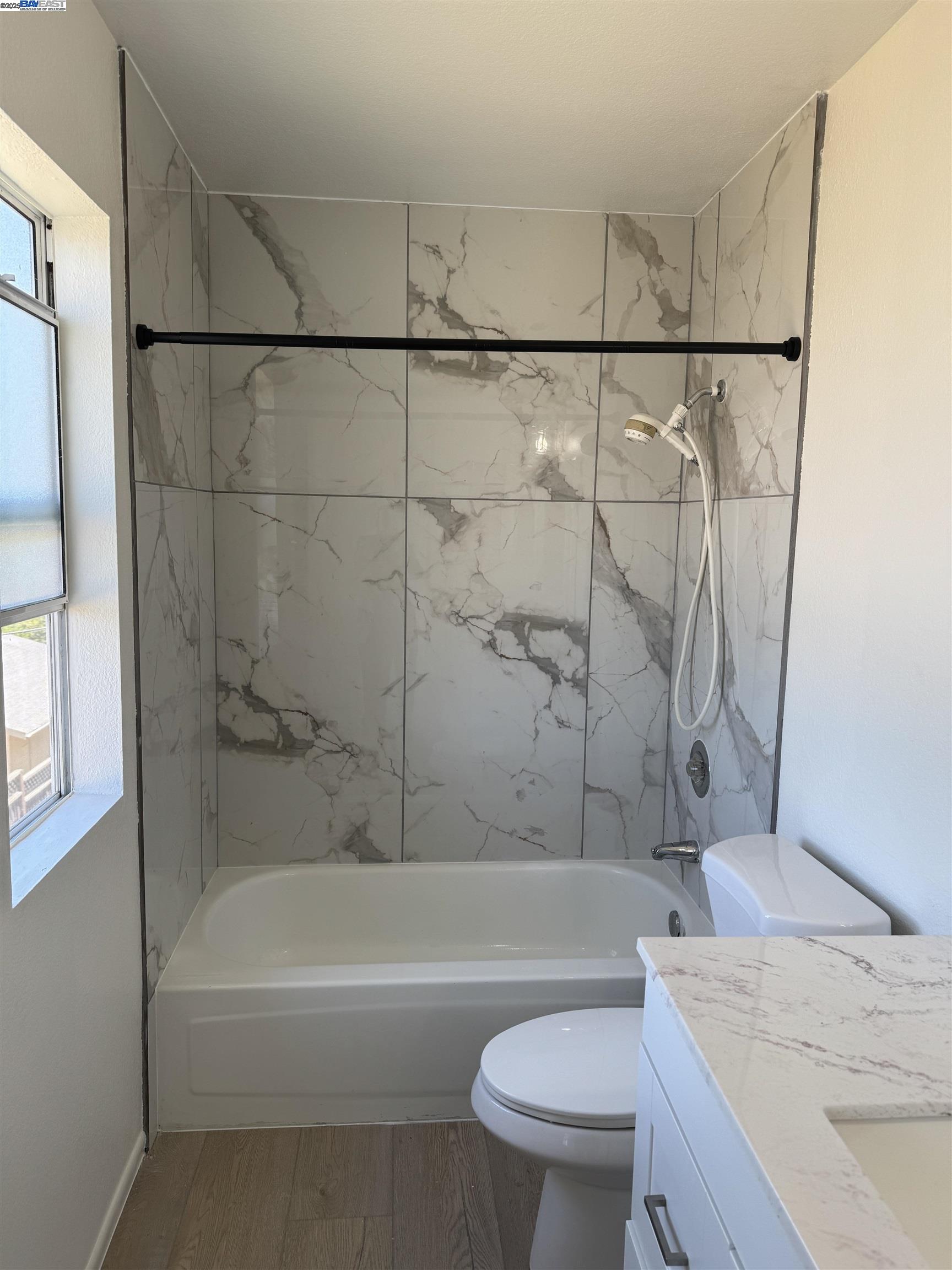 Detail Gallery Image 14 of 16 For 7595 Canyon Meadow Cir #B,  Pleasanton,  CA 94588 - 3 Beds | 2 Baths