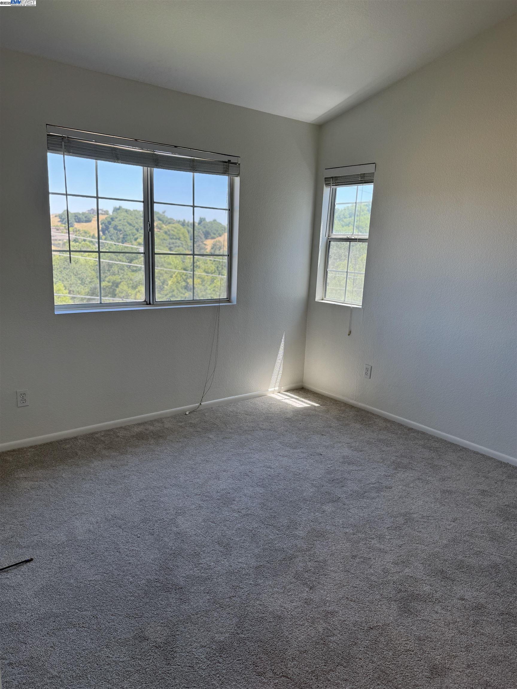 Detail Gallery Image 8 of 17 For 7595 Canyon Meadow Cir #B,  Pleasanton,  CA 94588 - 3 Beds | 2 Baths