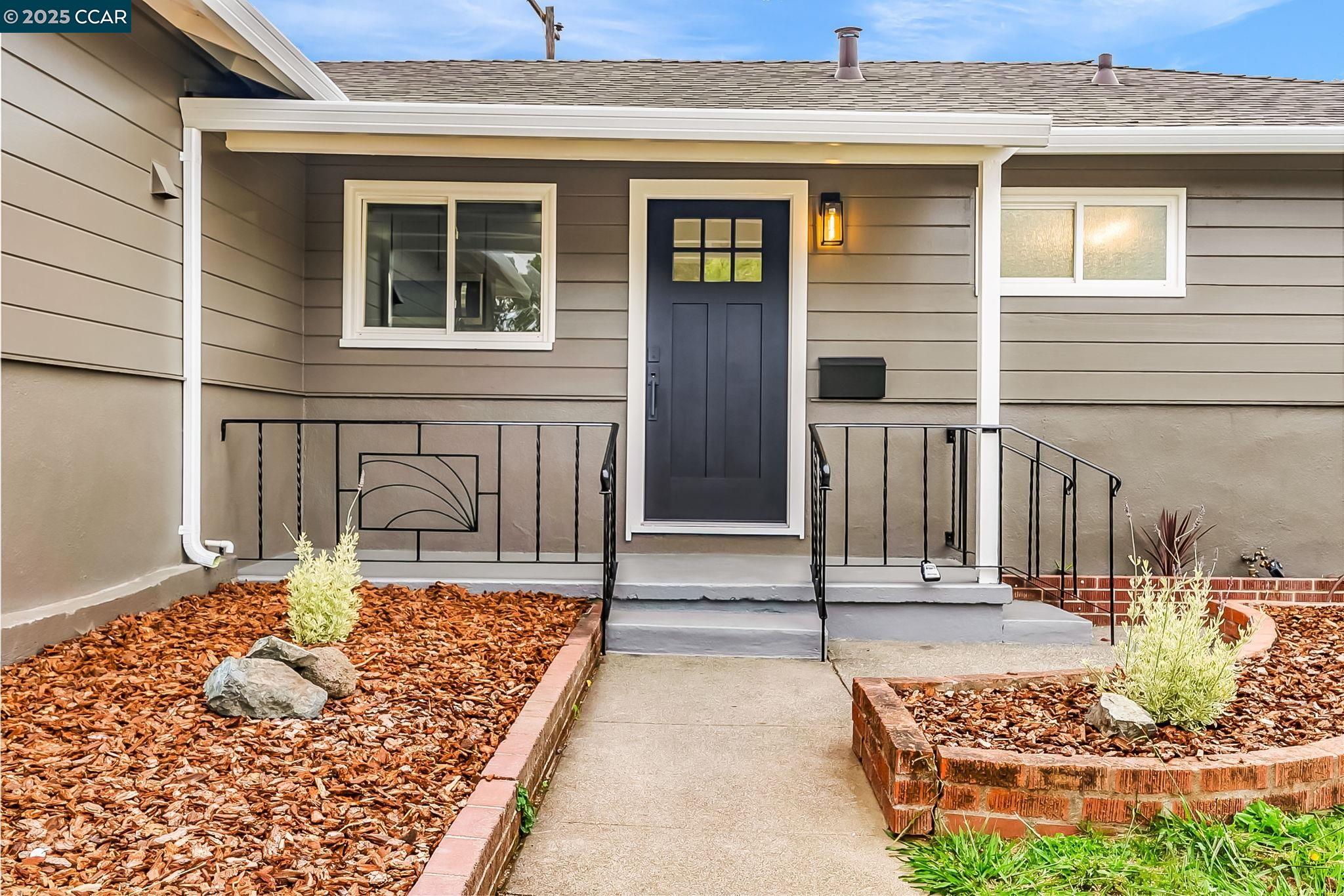 Detail Gallery Image 3 of 24 For 3637 Hazelwood St, Vallejo,  CA 94591 - 3 Beds | 2 Baths