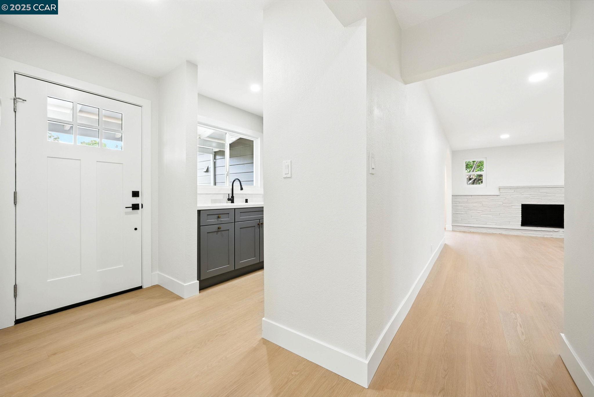 Detail Gallery Image 4 of 24 For 3637 Hazelwood St, Vallejo,  CA 94591 - 3 Beds | 2 Baths