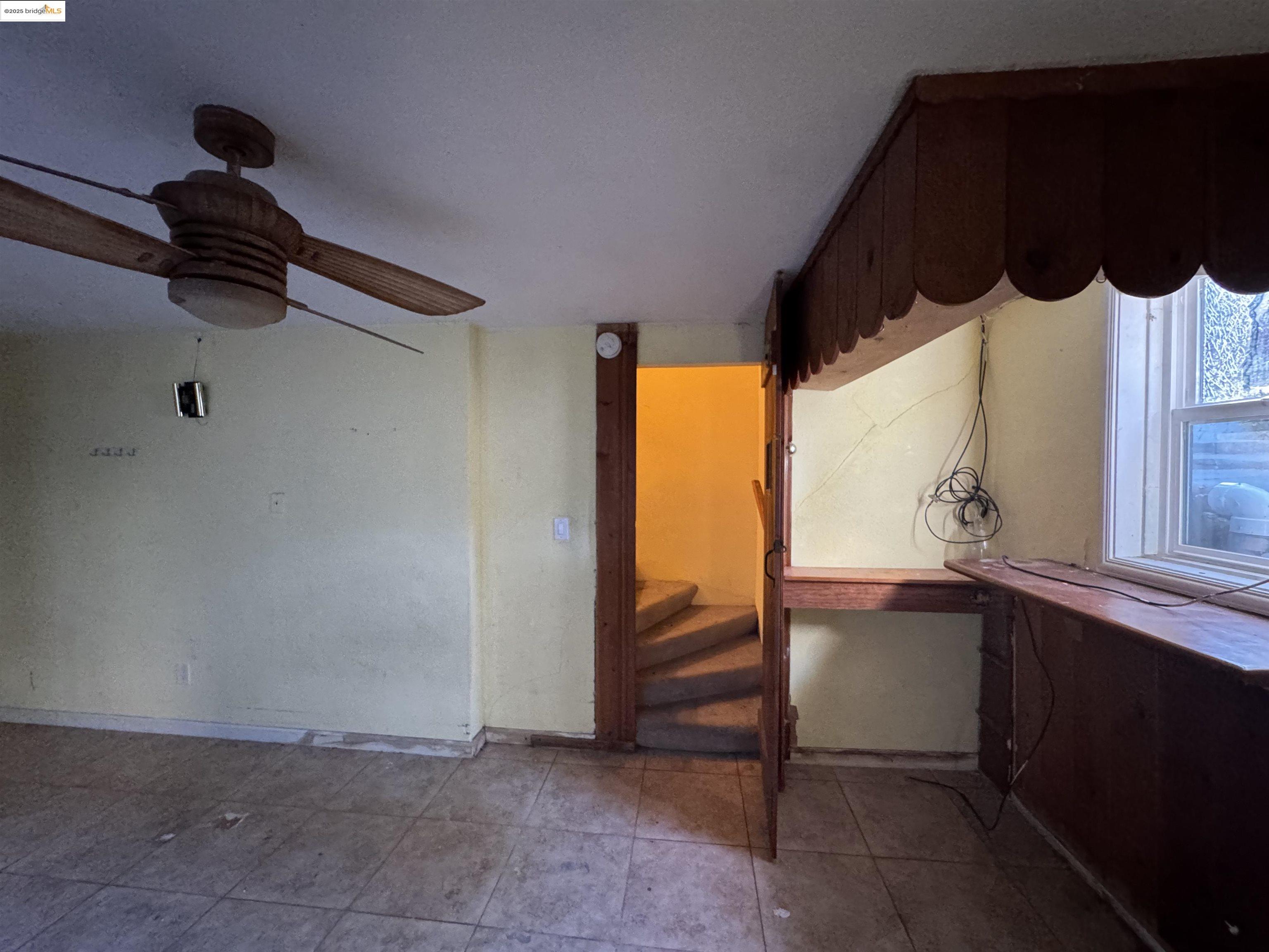 Detail Gallery Image 31 of 40 For 2701 Oliver Ave, Oakland,  CA 94605 - 2 Beds | 1/1 Baths