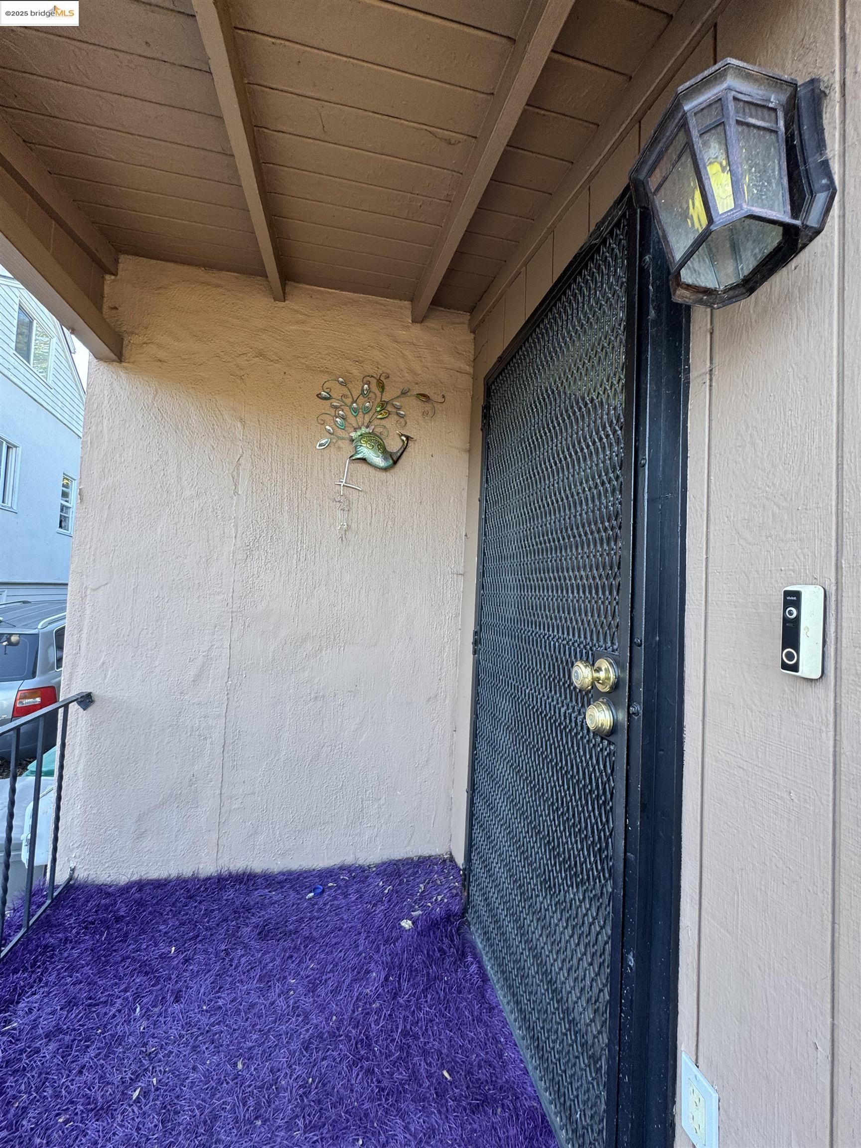Detail Gallery Image 5 of 40 For 2701 Oliver Ave, Oakland,  CA 94605 - 2 Beds | 1/1 Baths