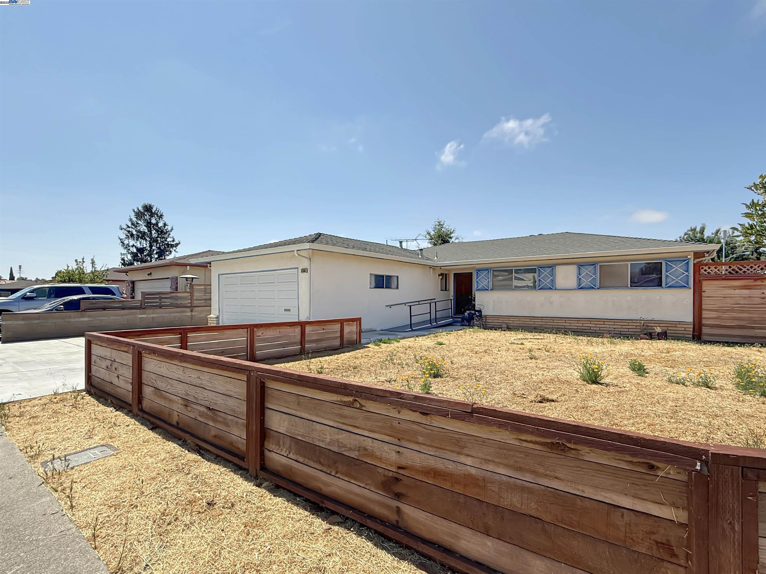 Detail Gallery Image 3 of 28 For 33845 Washington Ave, Union City,  CA 94587 - 3 Beds | 2 Baths