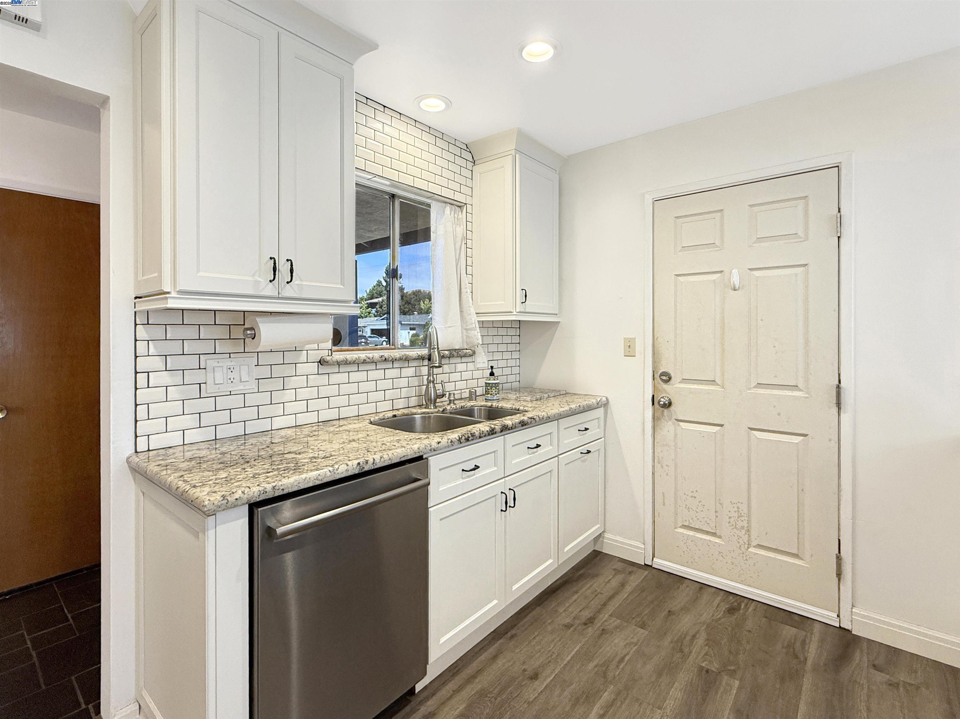 Detail Gallery Image 6 of 28 For 33845 Washington Ave, Union City,  CA 94587 - 3 Beds | 2 Baths