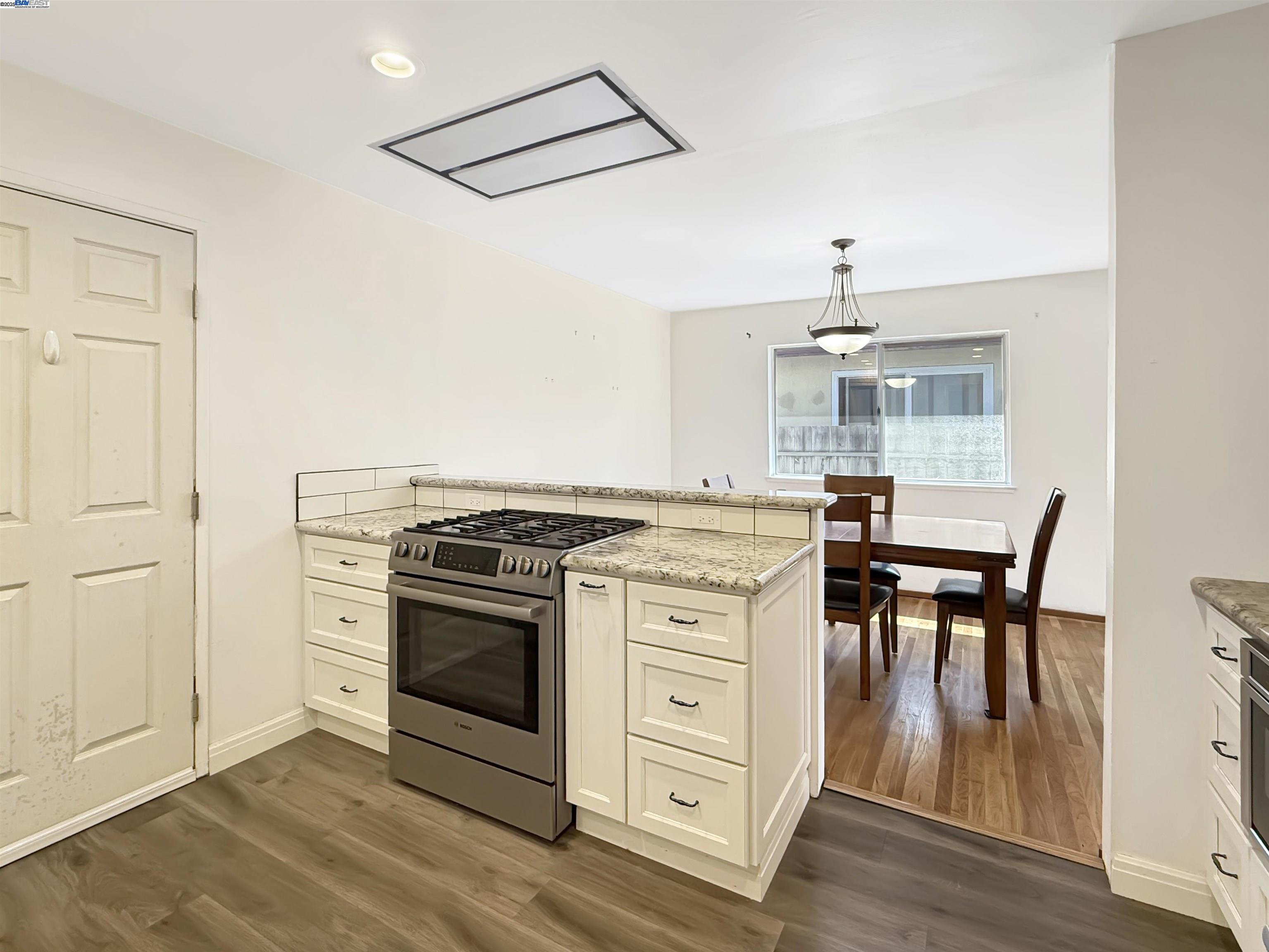 Detail Gallery Image 7 of 28 For 33845 Washington Ave, Union City,  CA 94587 - 3 Beds | 2 Baths