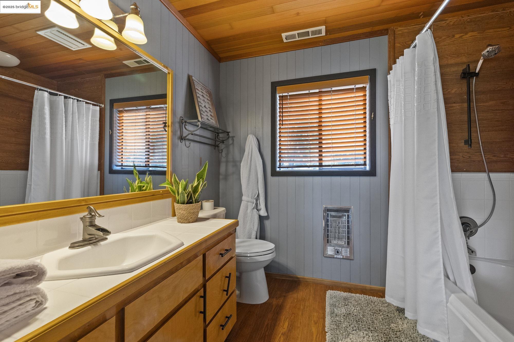 Detail Gallery Image 17 of 36 For 23009 Red Wing Trl, Twain Harte,  CA 95383 - 3 Beds | 3 Baths