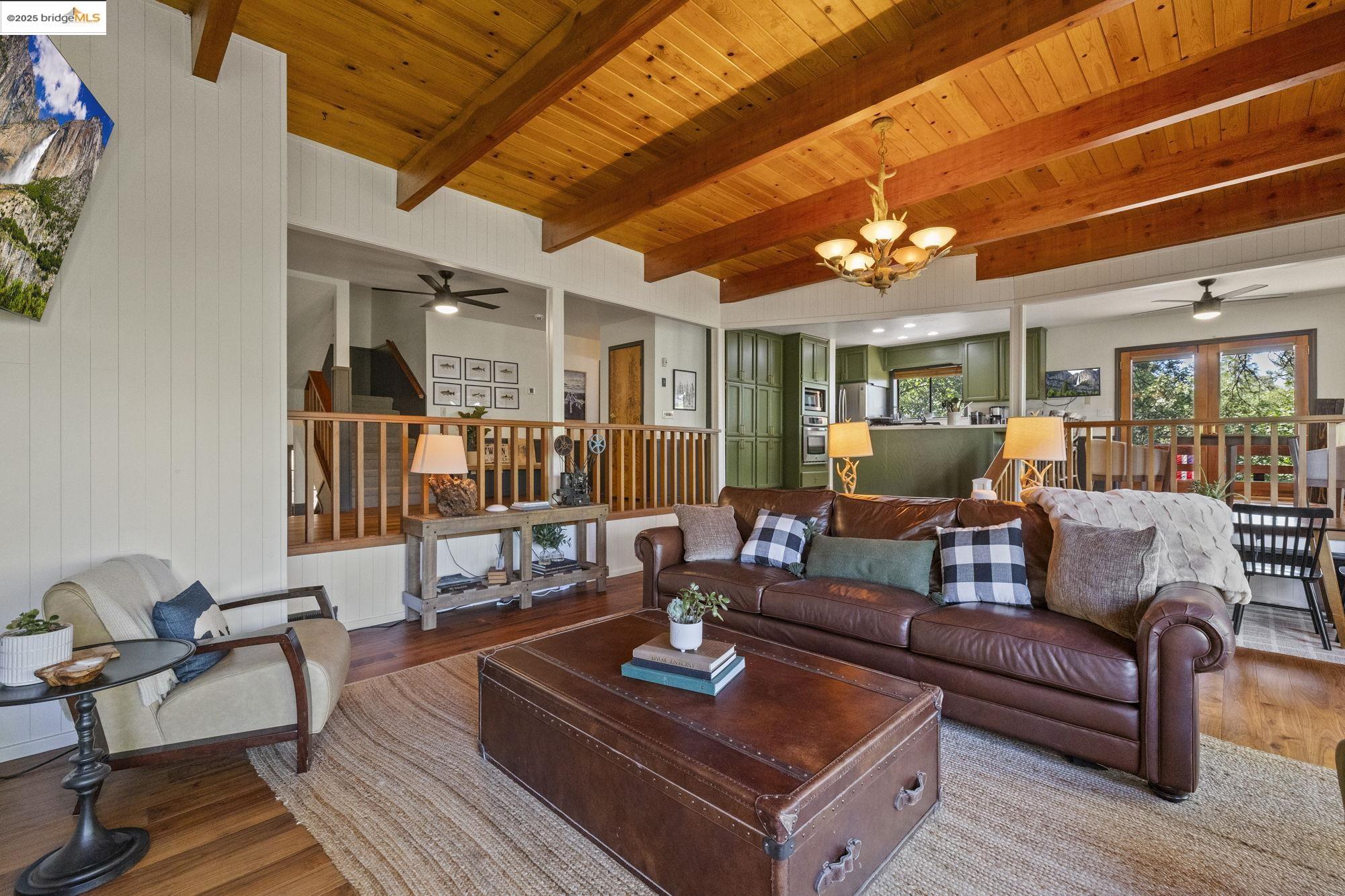 Detail Gallery Image 6 of 36 For 23009 Red Wing Trl, Twain Harte,  CA 95383 - 3 Beds | 3 Baths