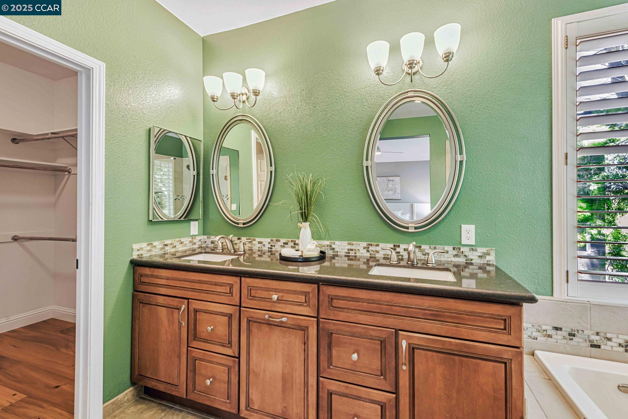Detail Gallery Image 31 of 48 For 122 Claremont Crest Ct, San Ramon,  CA 94583 - 4 Beds | 2/1 Baths