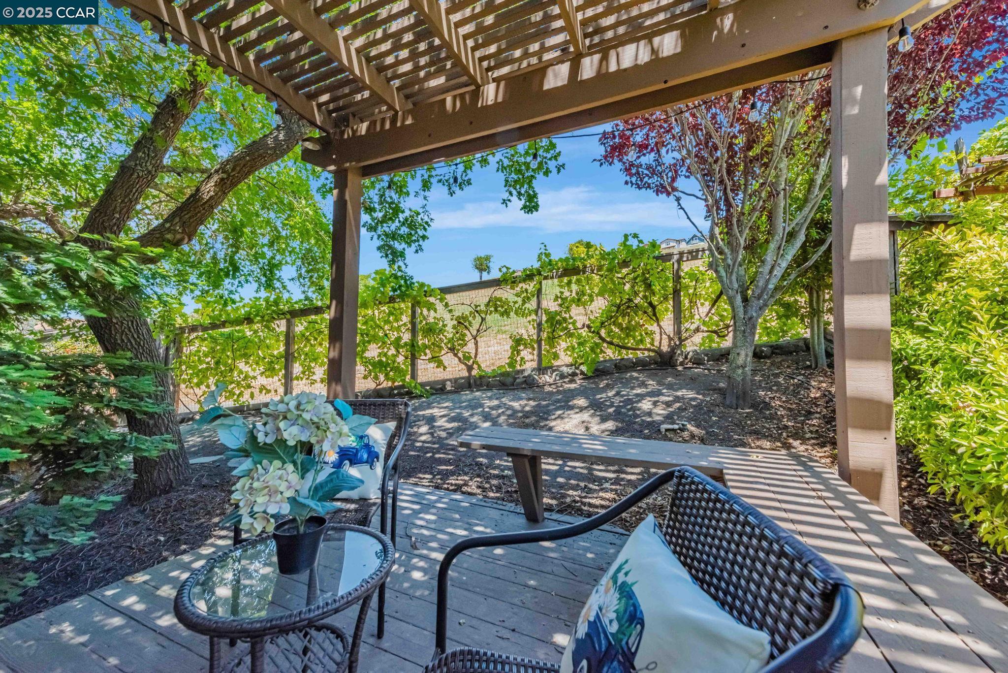 Detail Gallery Image 42 of 48 For 122 Claremont Crest Ct, San Ramon,  CA 94583 - 4 Beds | 2/1 Baths