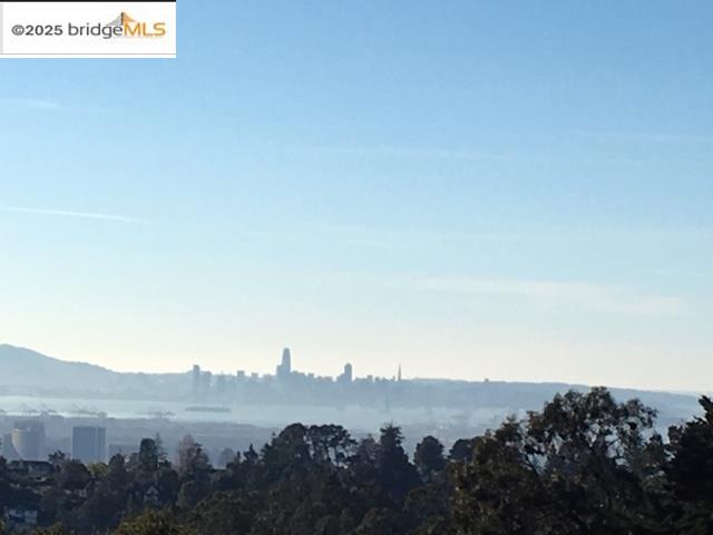 Detail Gallery Image 11 of 14 For 6059 Girvin Dr, Oakland,  CA 94611 - – Beds | – Baths