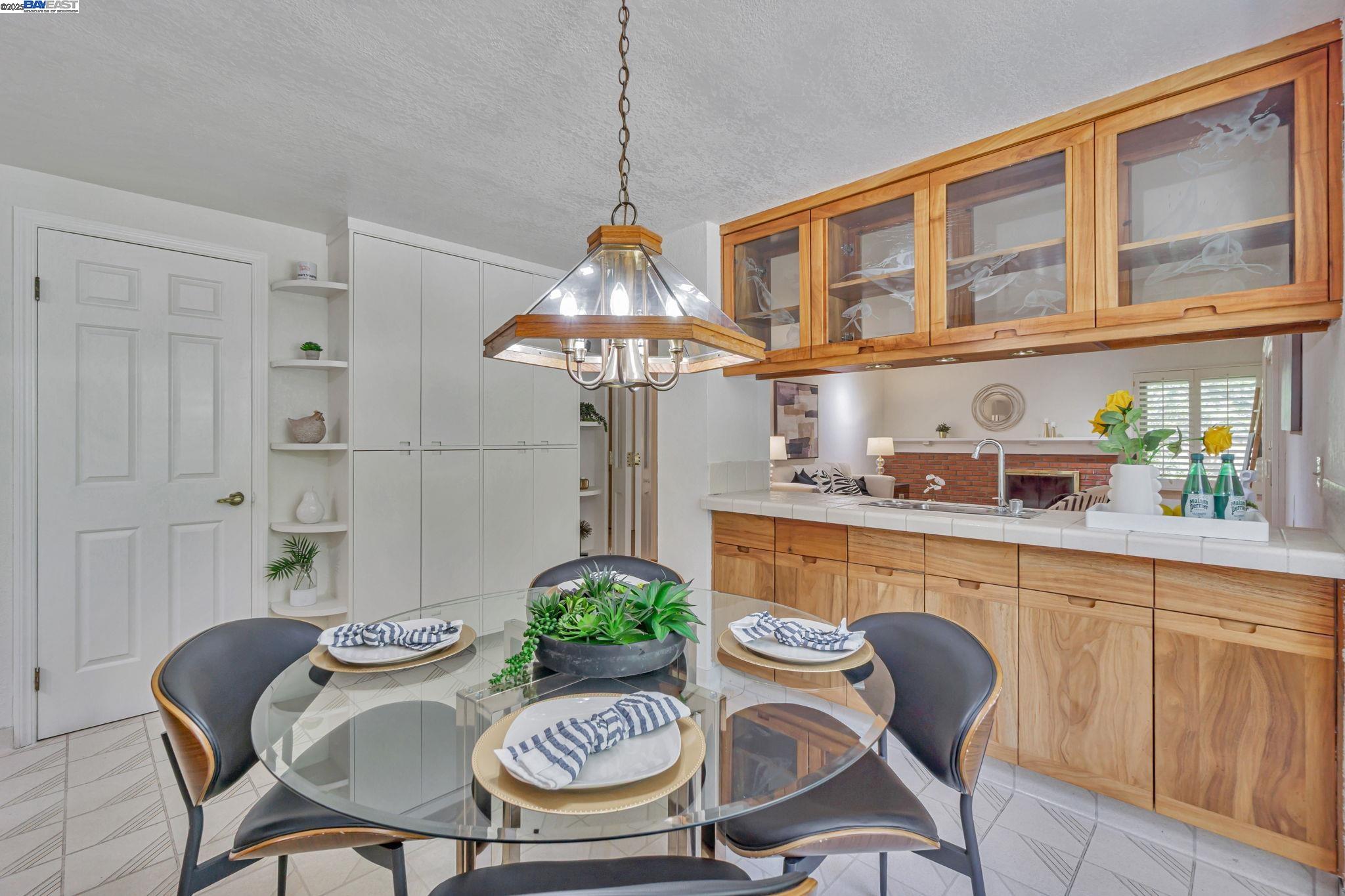 Detail Gallery Image 14 of 48 For 52 Mainprice Ct, San Ramon,  CA 94583-2529 - 4 Beds | 3/1 Baths
